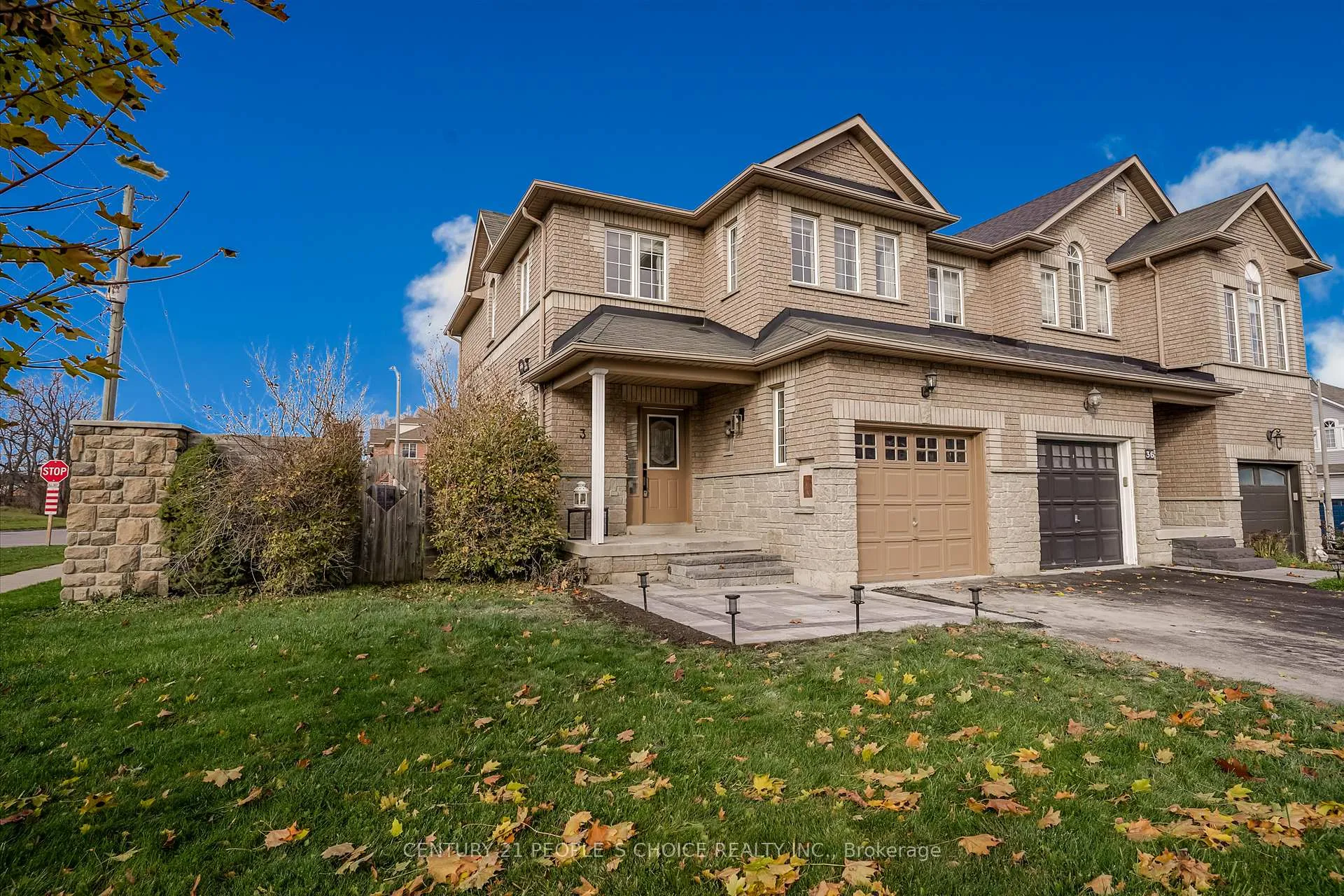 Photo 2 of 38 Taft Place, Clarington, Bowmanville — HOMEH