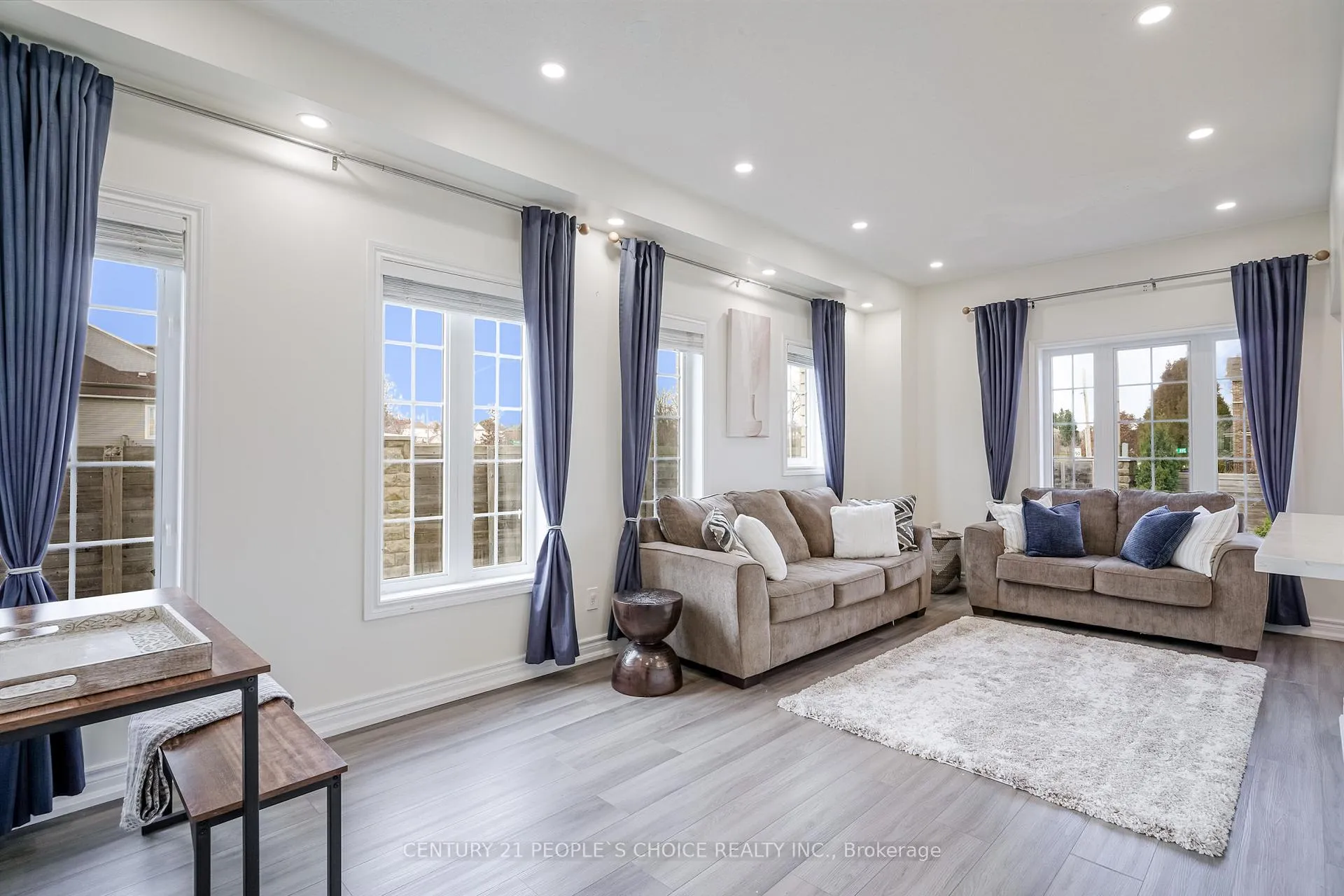 Photo 7 of 38 Taft Place, Clarington, Bowmanville — HOMEH