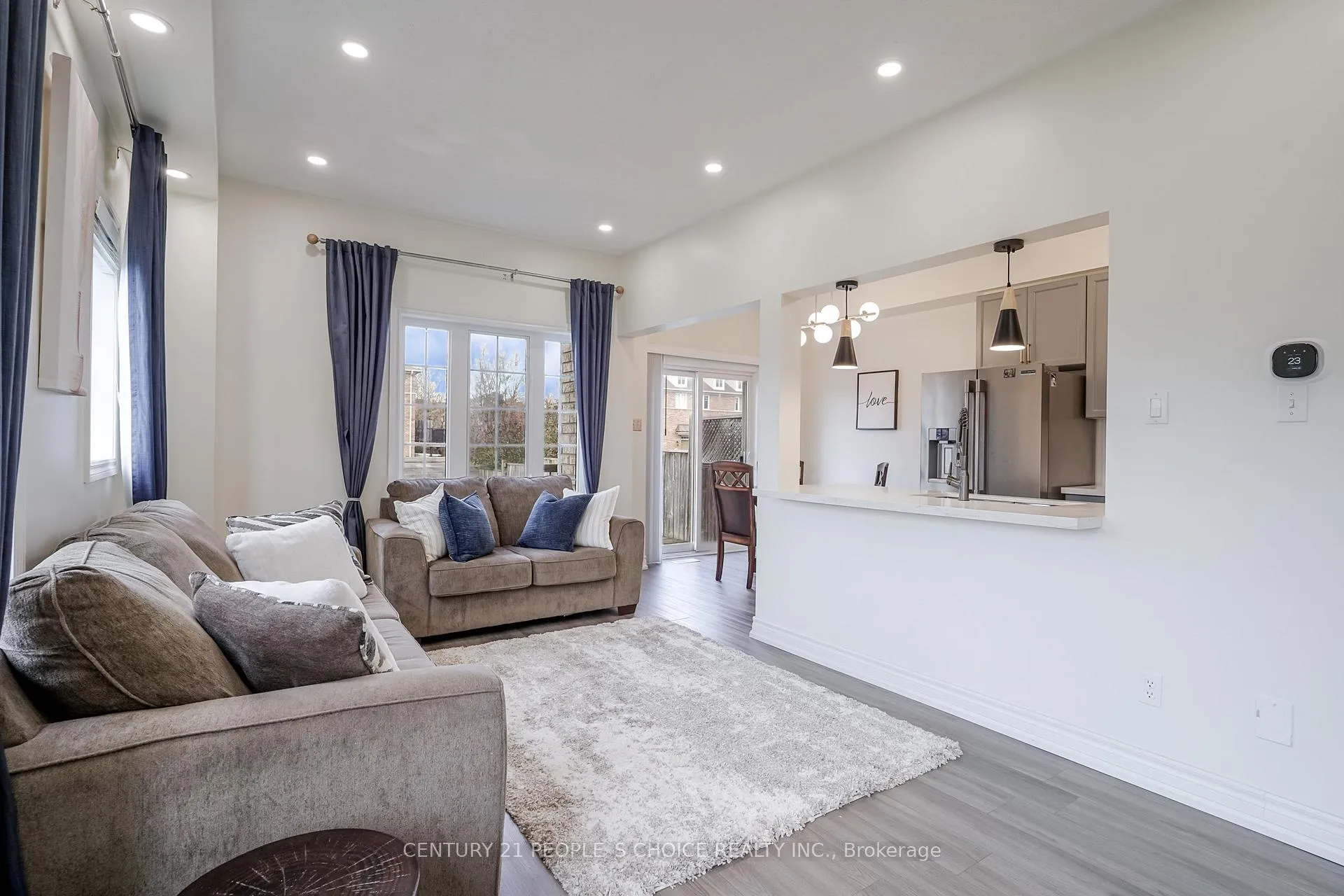Photo 9 of 38 Taft Place, Clarington, Bowmanville — HOMEH