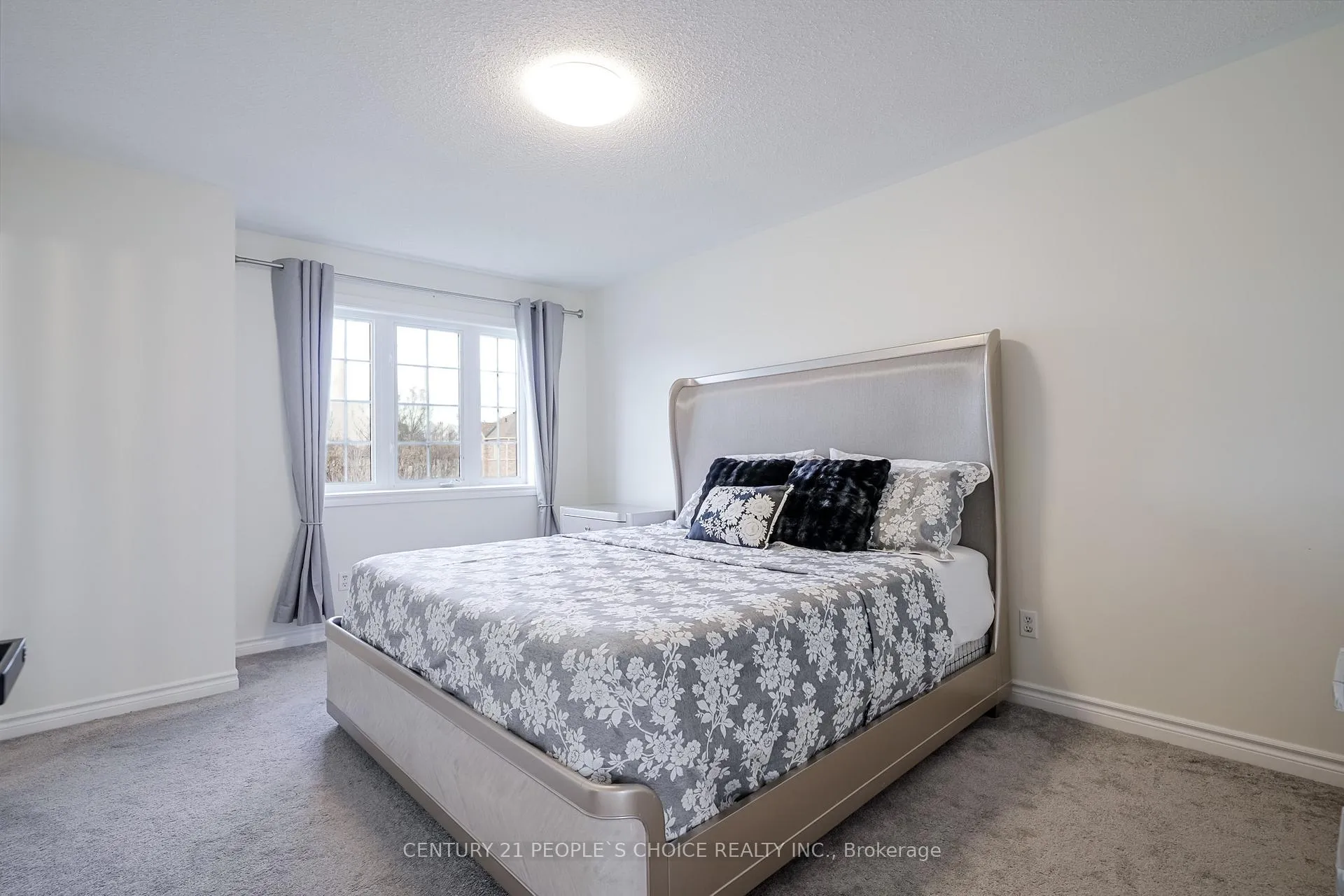 Photo 24 of 38 Taft Place, Clarington, Bowmanville — HOMEH
