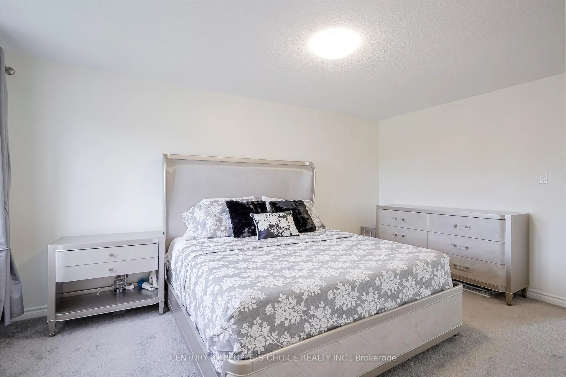 Photo 25 of 38 Taft Place, Clarington, Bowmanville — HOMEH