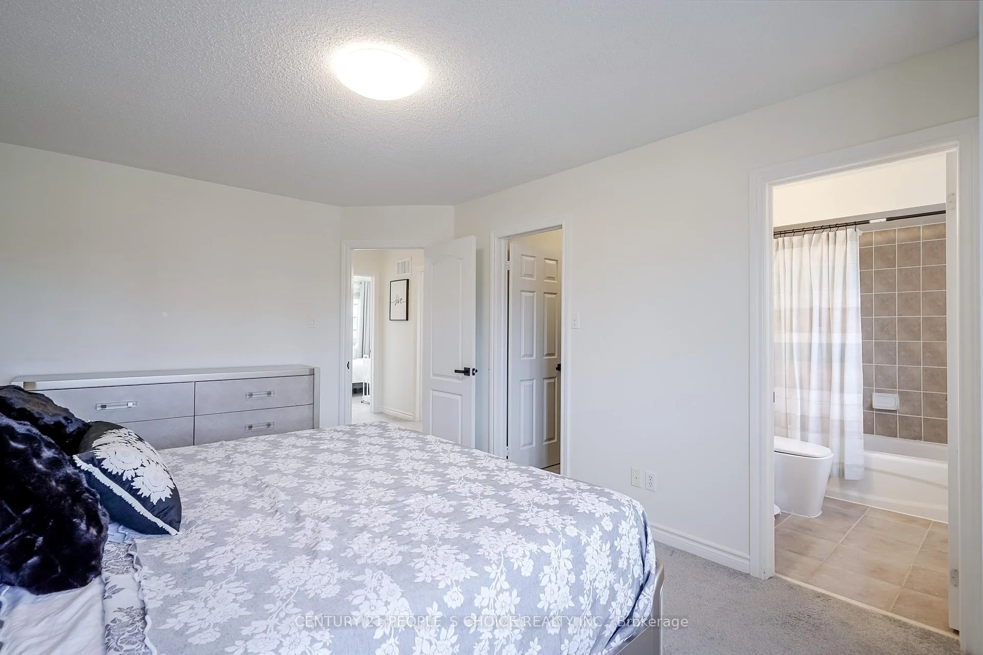 Photo 26 of 38 Taft Place, Clarington, Bowmanville — HOMEH