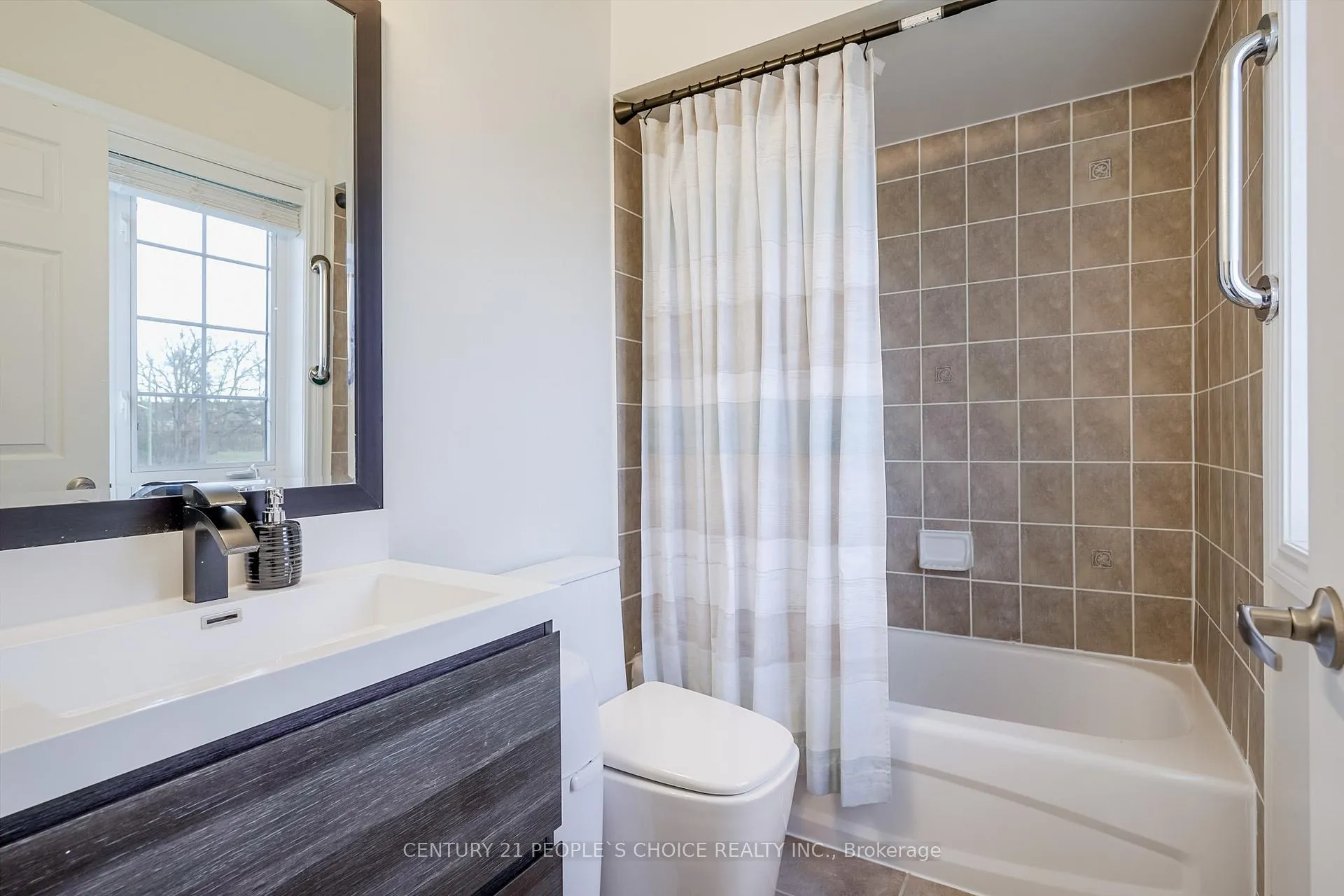Photo 29 of 38 Taft Place, Clarington, Bowmanville — HOMEH