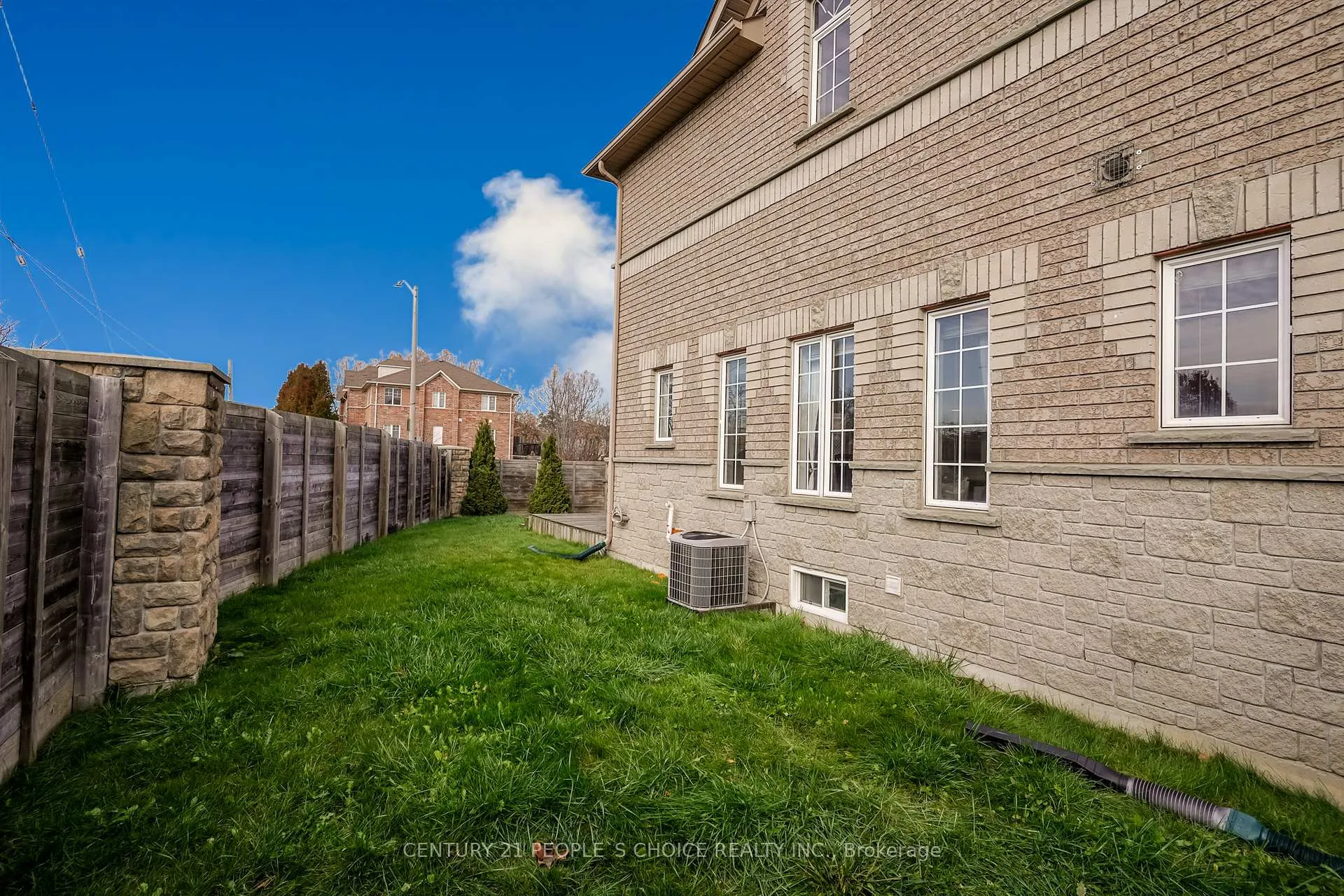 Photo 39 of 38 Taft Place, Clarington, Bowmanville — HOMEH