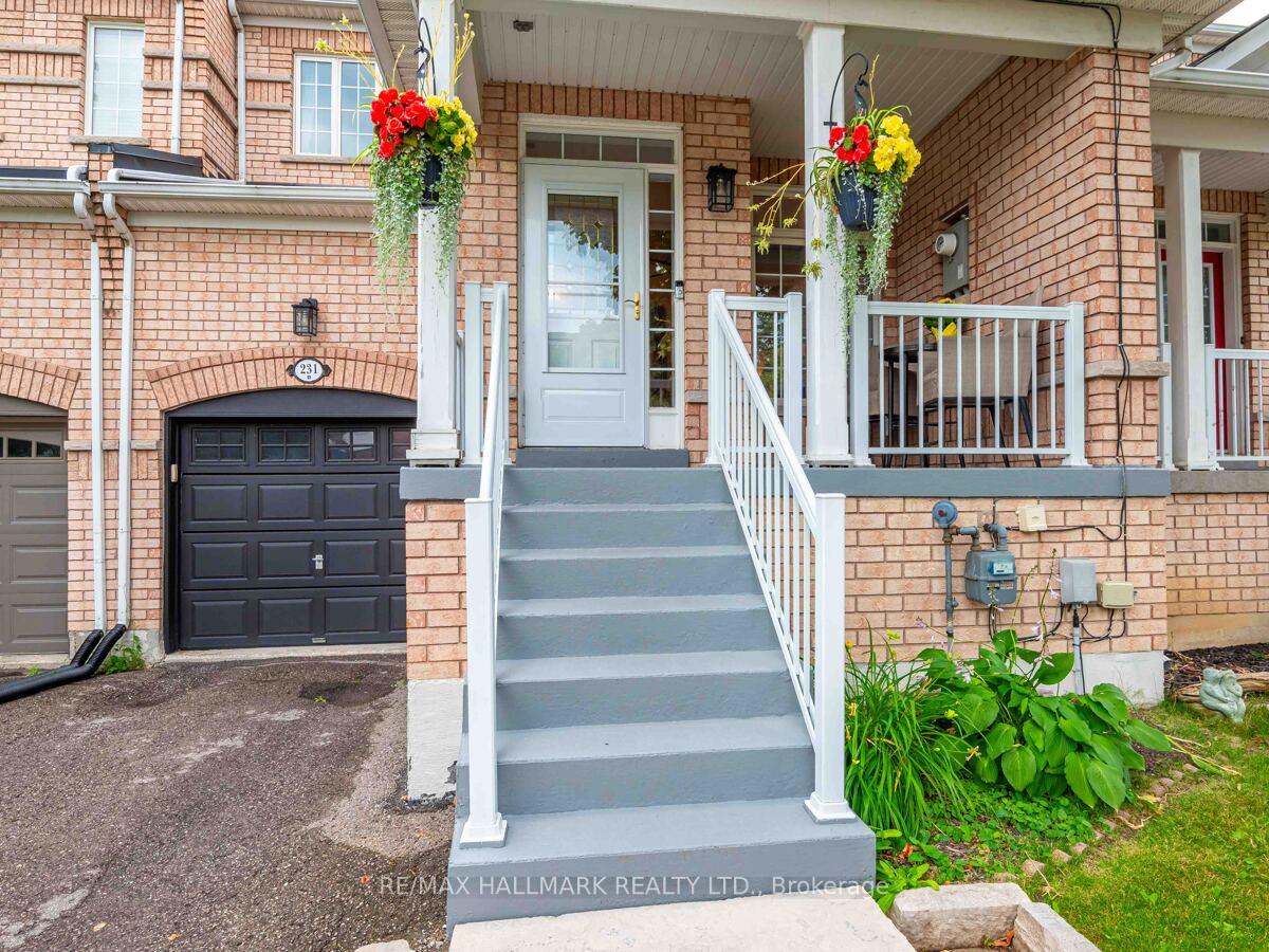 Photo 3 of 231 Kirkvalley Crescent, Aurora, Bayview Wellington — HOMEH