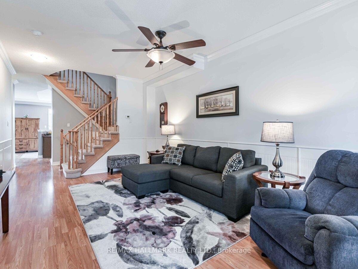 Photo 4 of 231 Kirkvalley Crescent, Aurora, Bayview Wellington — HOMEH