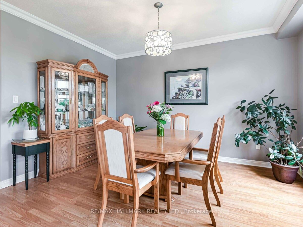Photo 7 of 231 Kirkvalley Crescent, Aurora, Bayview Wellington — HOMEH