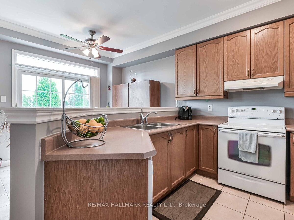Photo 9 of 231 Kirkvalley Crescent, Aurora, Bayview Wellington — HOMEH