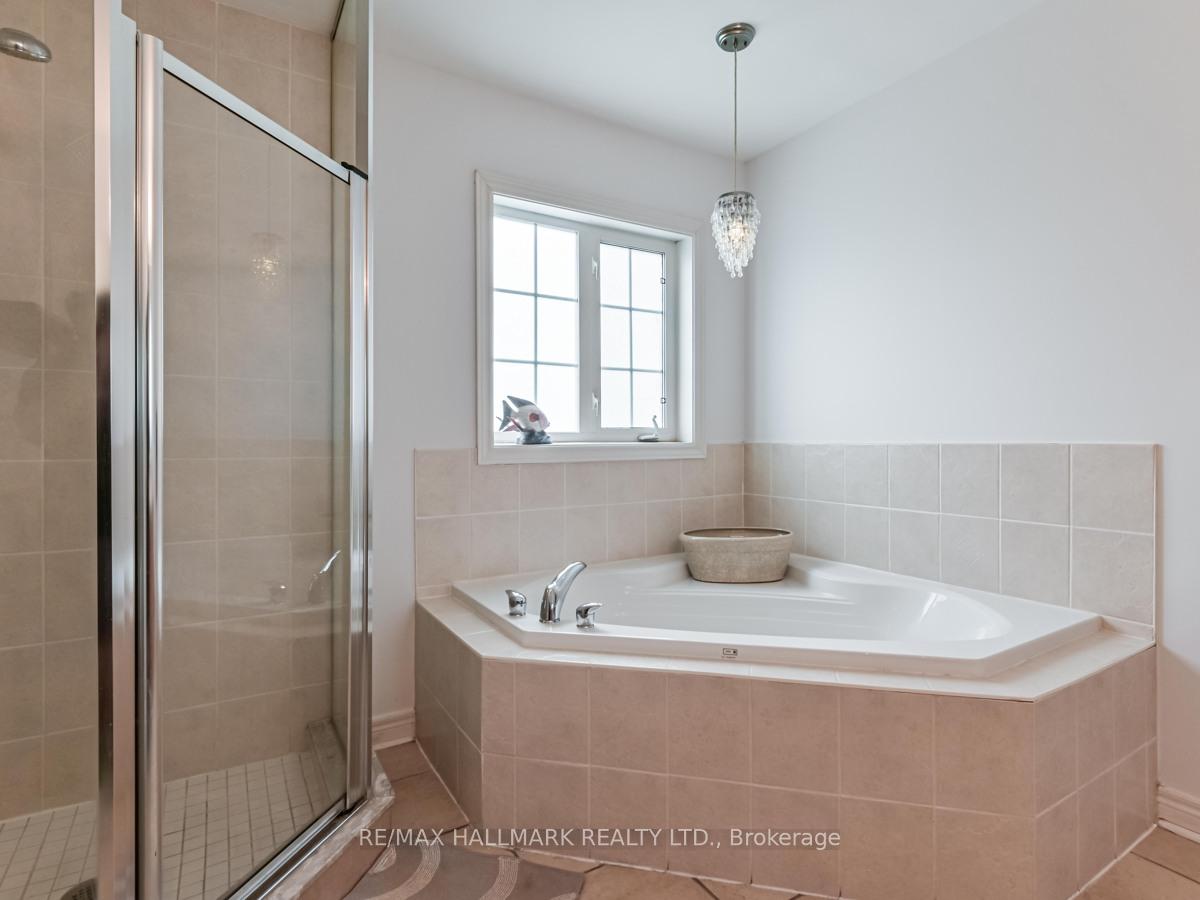 Photo 12 of 231 Kirkvalley Crescent, Aurora, Bayview Wellington — HOMEH