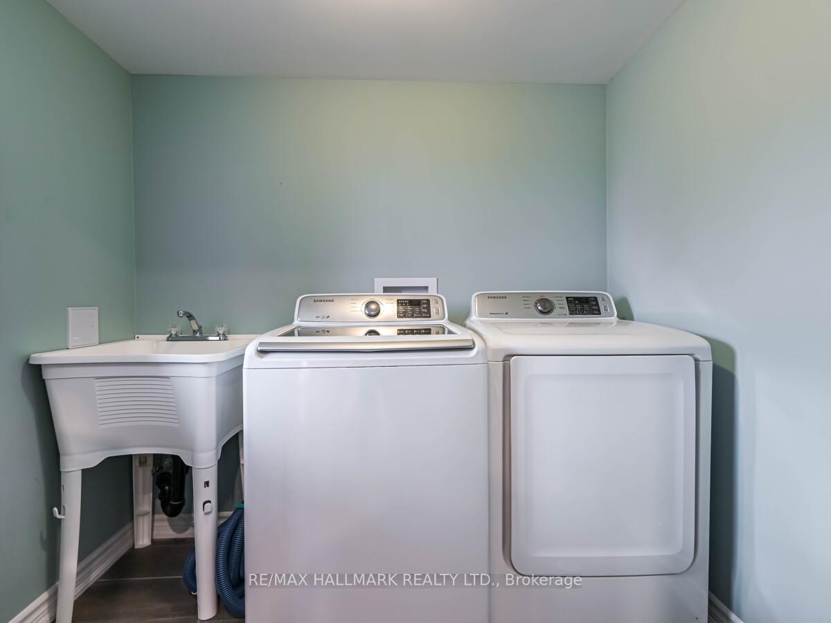 Photo 18 of 231 Kirkvalley Crescent, Aurora, Bayview Wellington — HOMEH