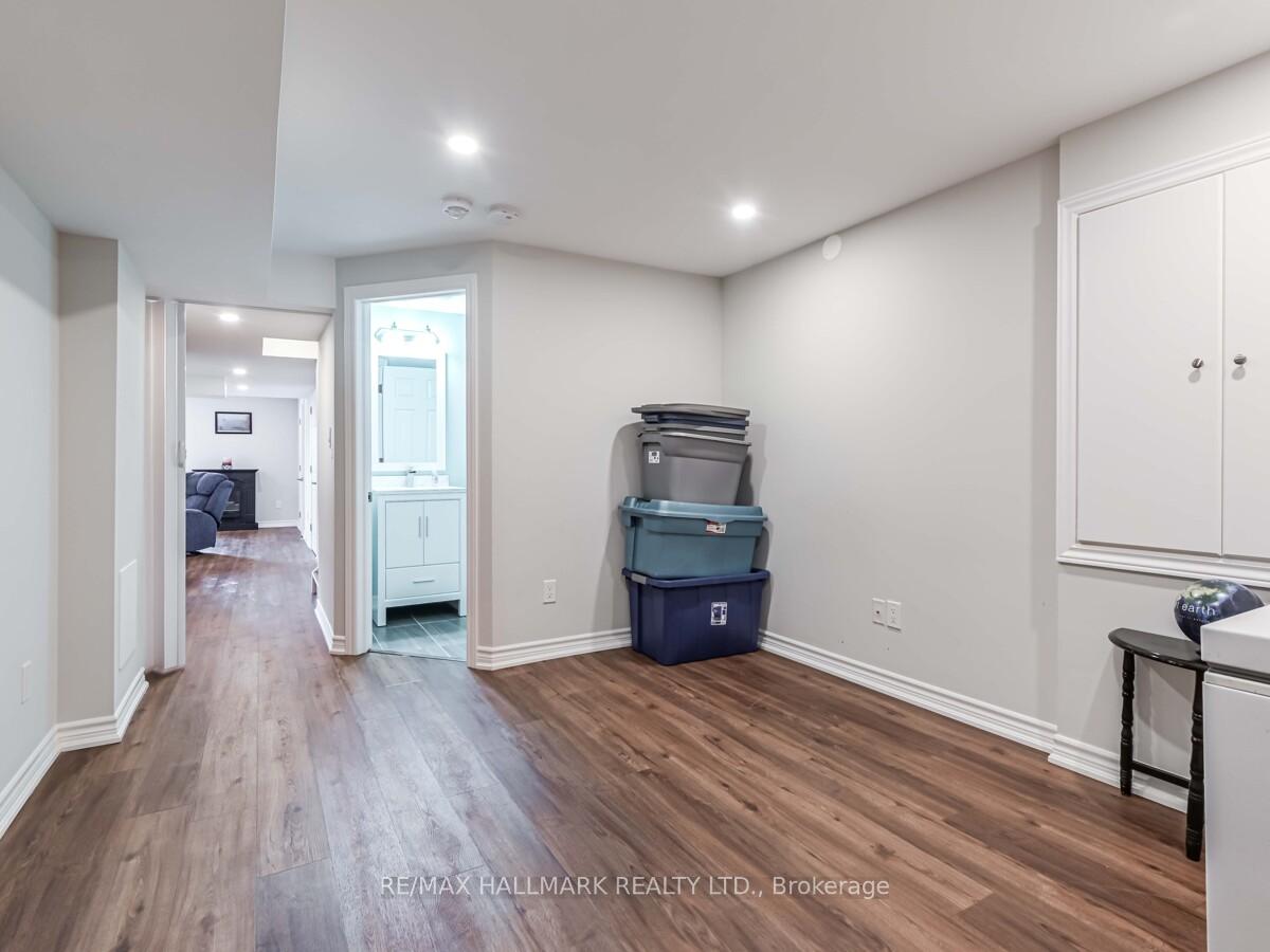 Photo 19 of 231 Kirkvalley Crescent, Aurora, Bayview Wellington — HOMEH
