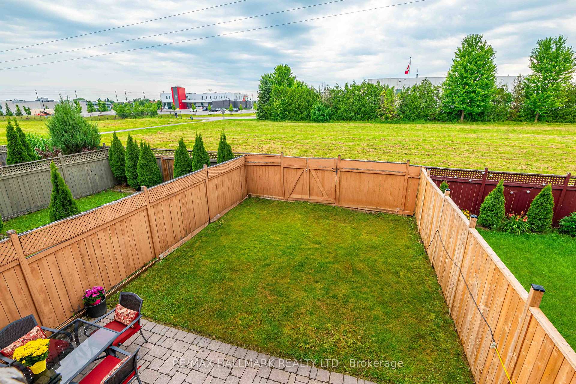 Photo 23 of 231 Kirkvalley Crescent, Aurora, Bayview Wellington — HOMEH