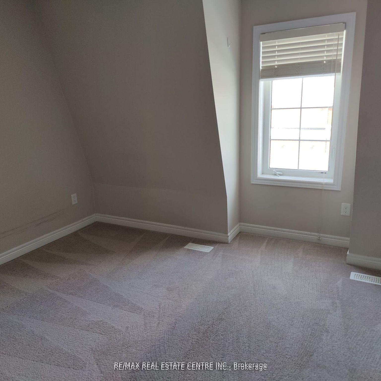 Photo 9 of 630 Linden Drive E, Cambridge, Preston Heights — HOMEH