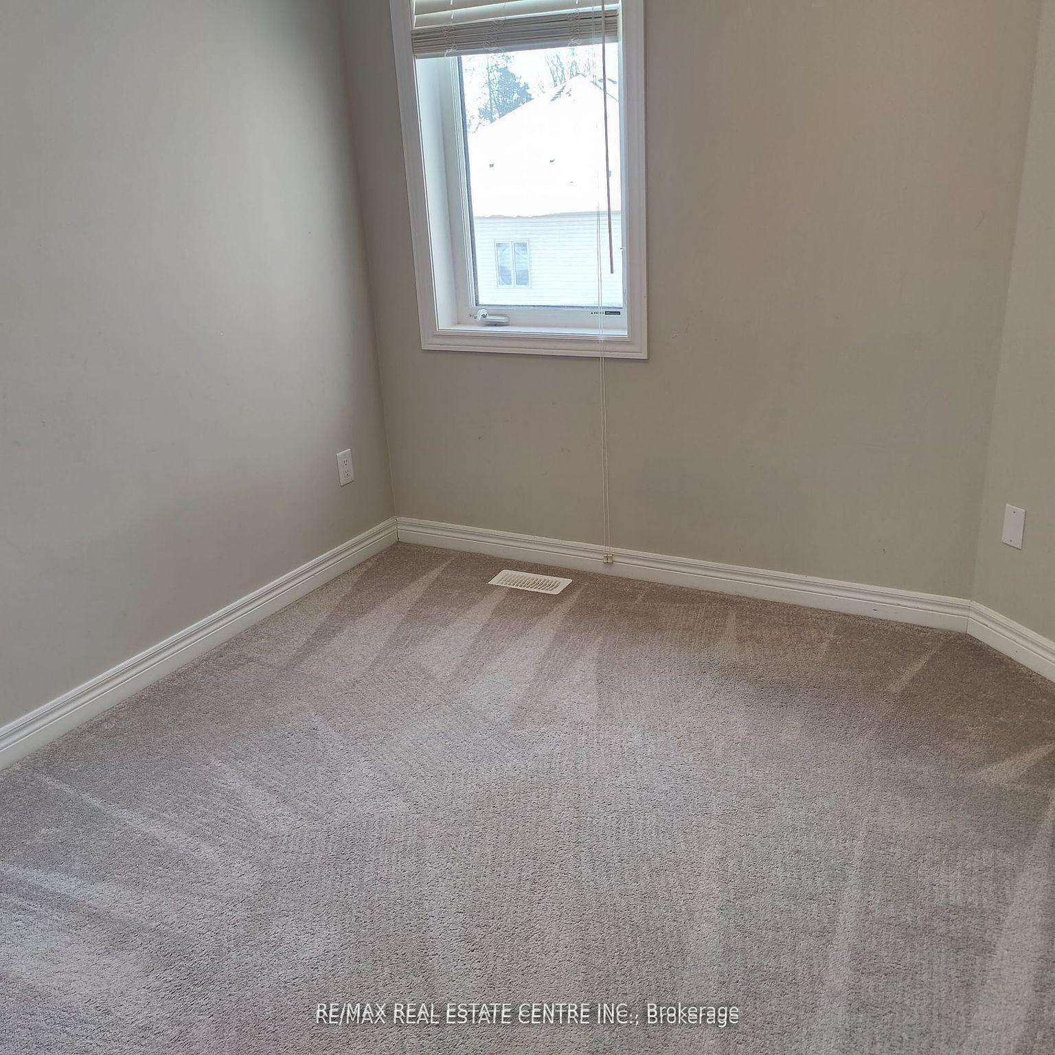 Photo 12 of 630 Linden Drive E, Cambridge, Preston Heights — HOMEH