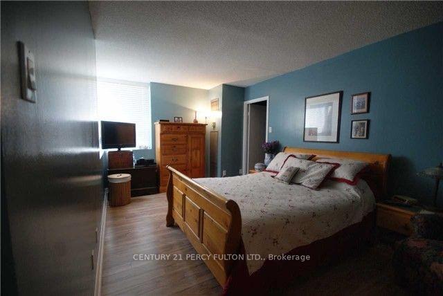 Photo 6 of Unit 801, 1655 Pickering Parkway, Pickering, Village East — HOMEH