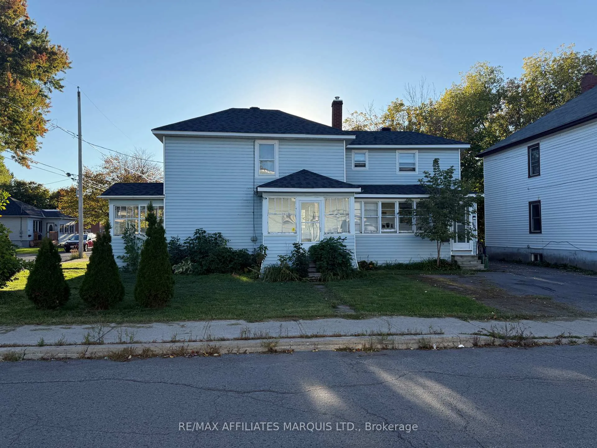 Photo 4 of 343 Sixth Street E, Cornwall — HOMEH