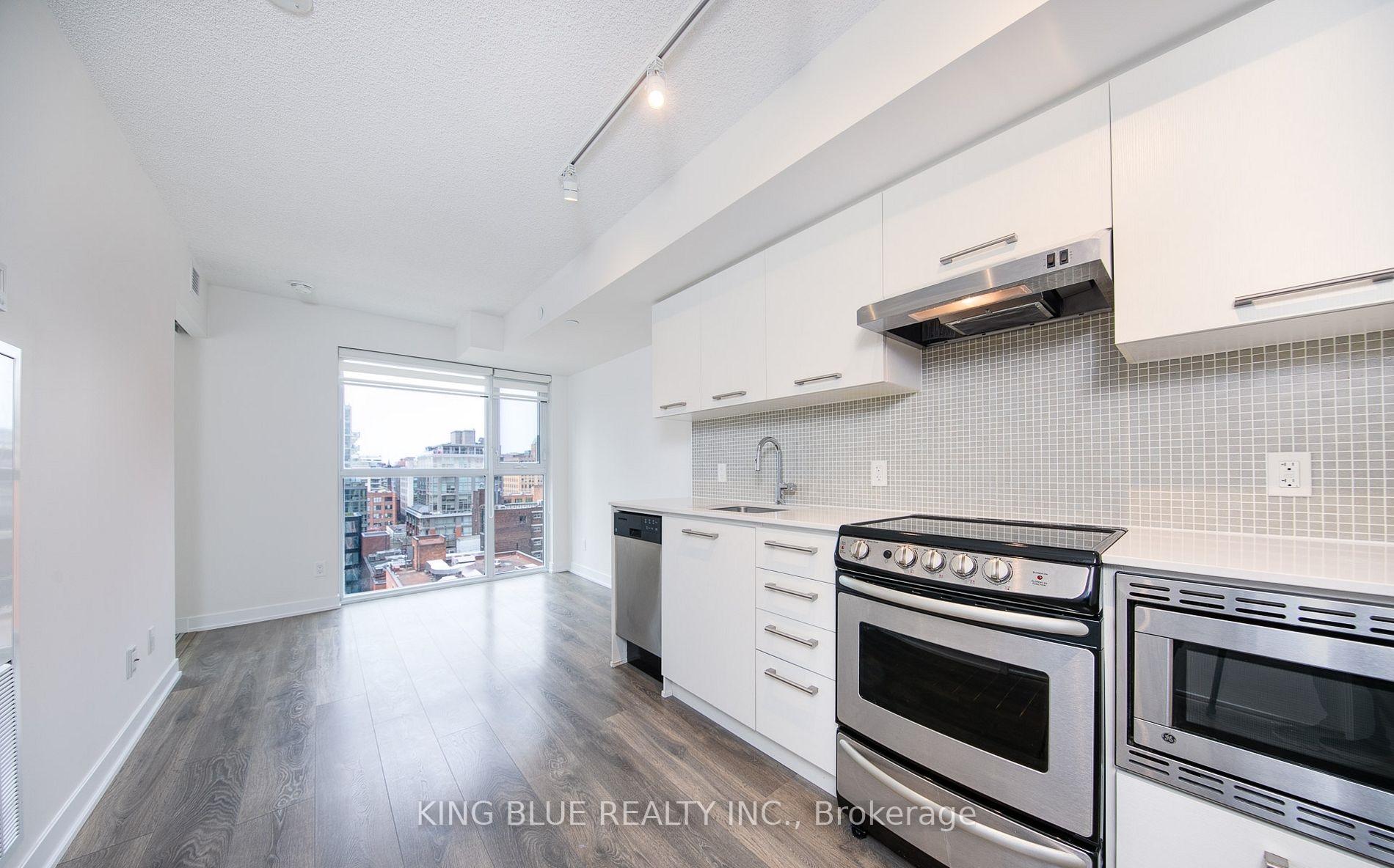 Front of Unit 1403, 87 Peter Street