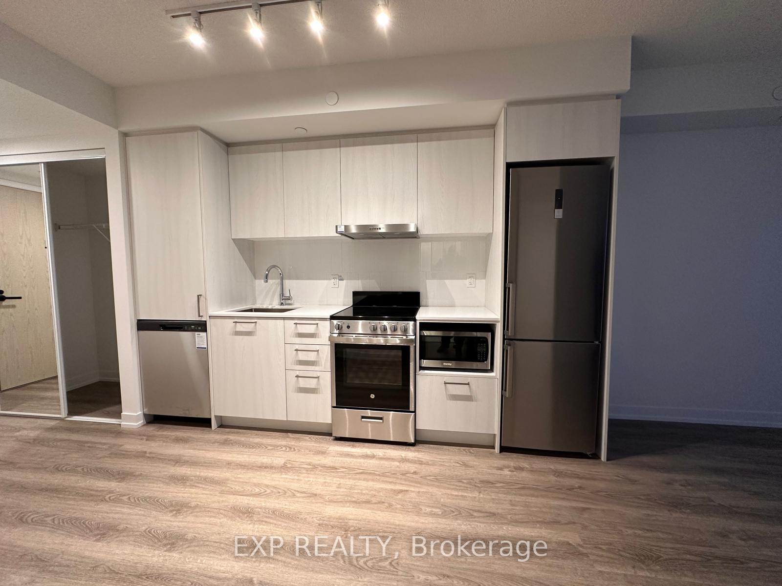 Photo 4 of Unit 708, 195 Commerce Street, Vaughan, Vaughan Corporate Centre — HOMEH
