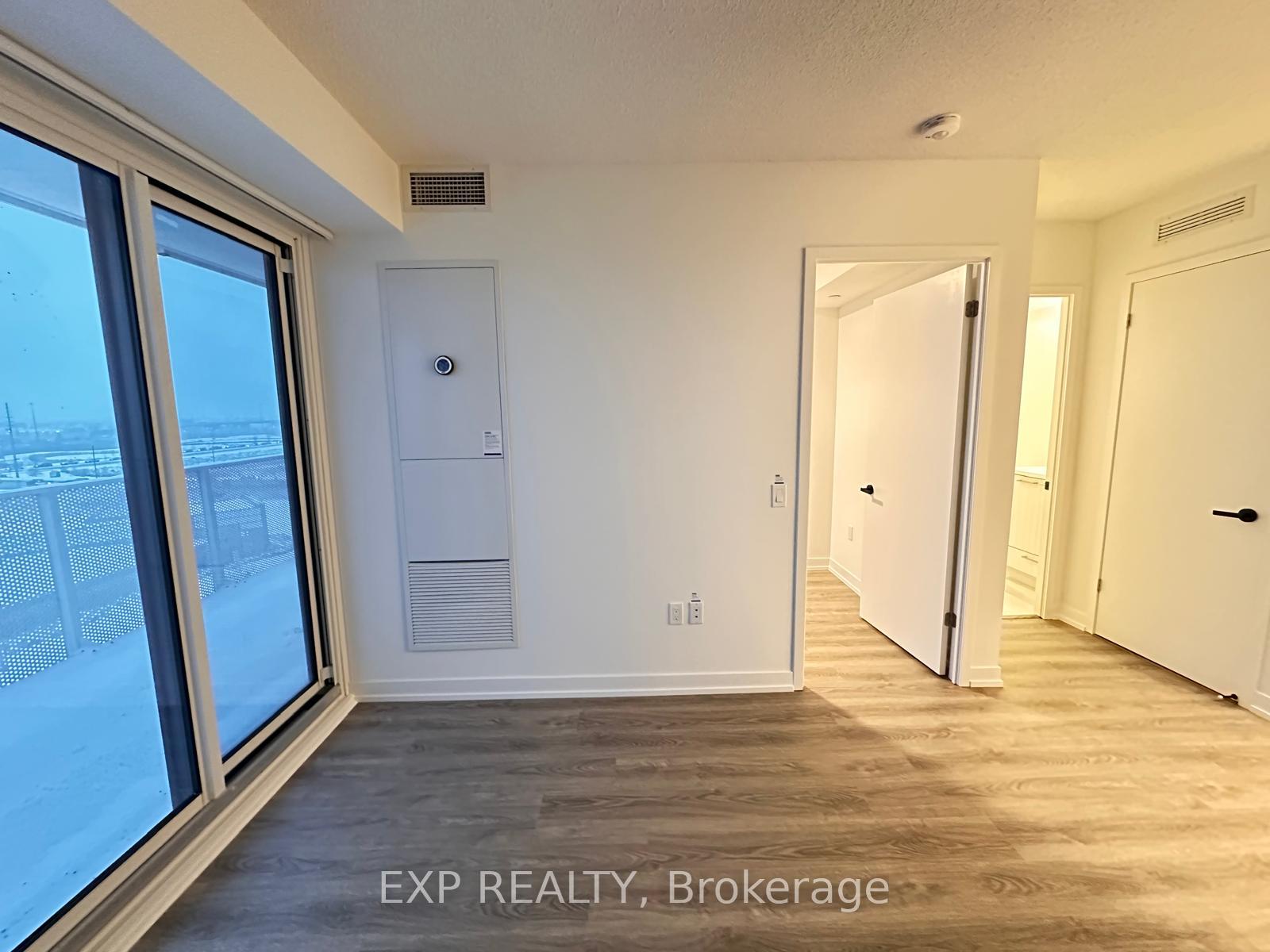 Photo 6 of Unit 708, 195 Commerce Street, Vaughan, Vaughan Corporate Centre — HOMEH