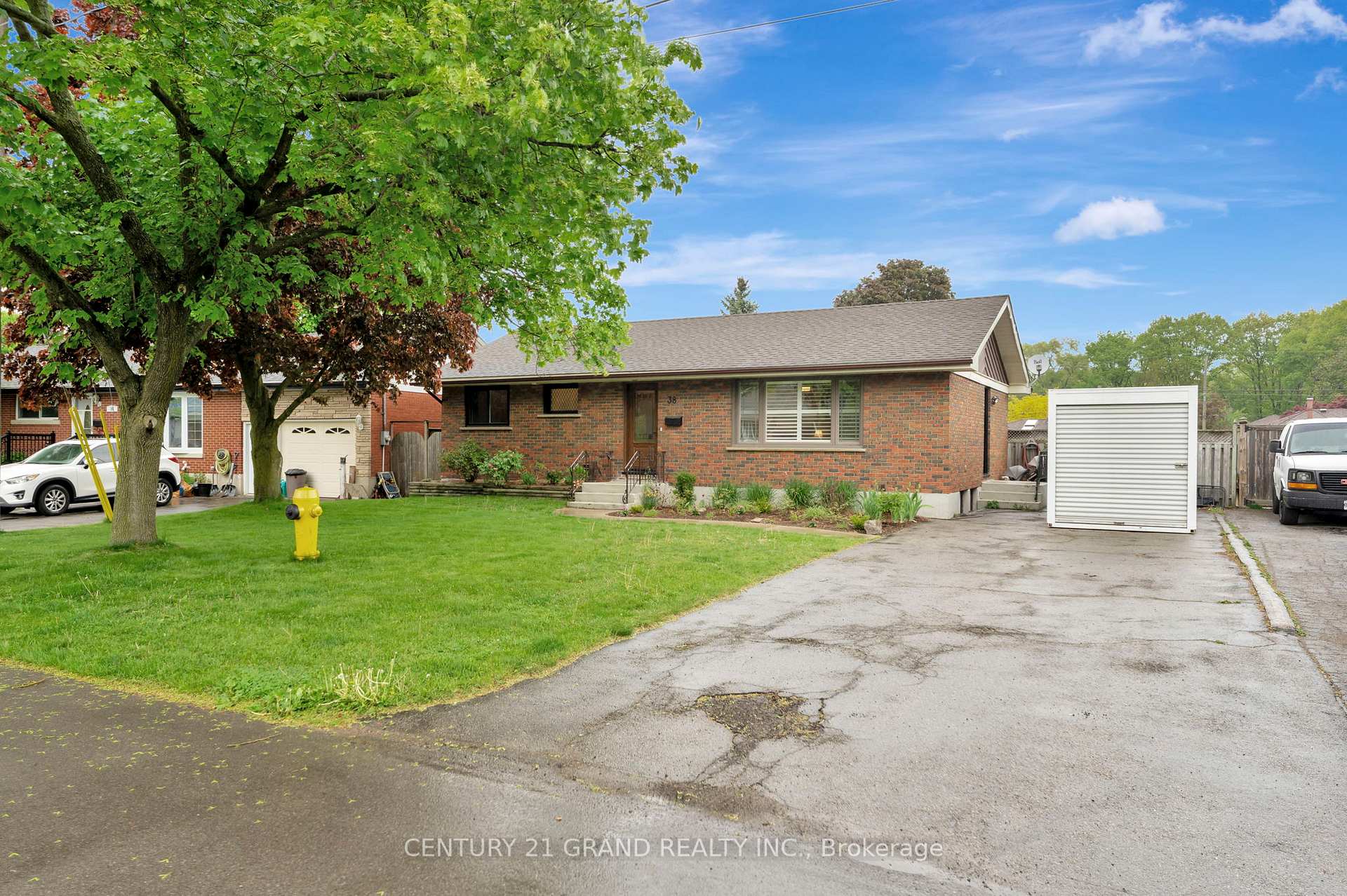 Photo 5 of 38 Hickery Place, Brant, Brantford Twp — HOMEH