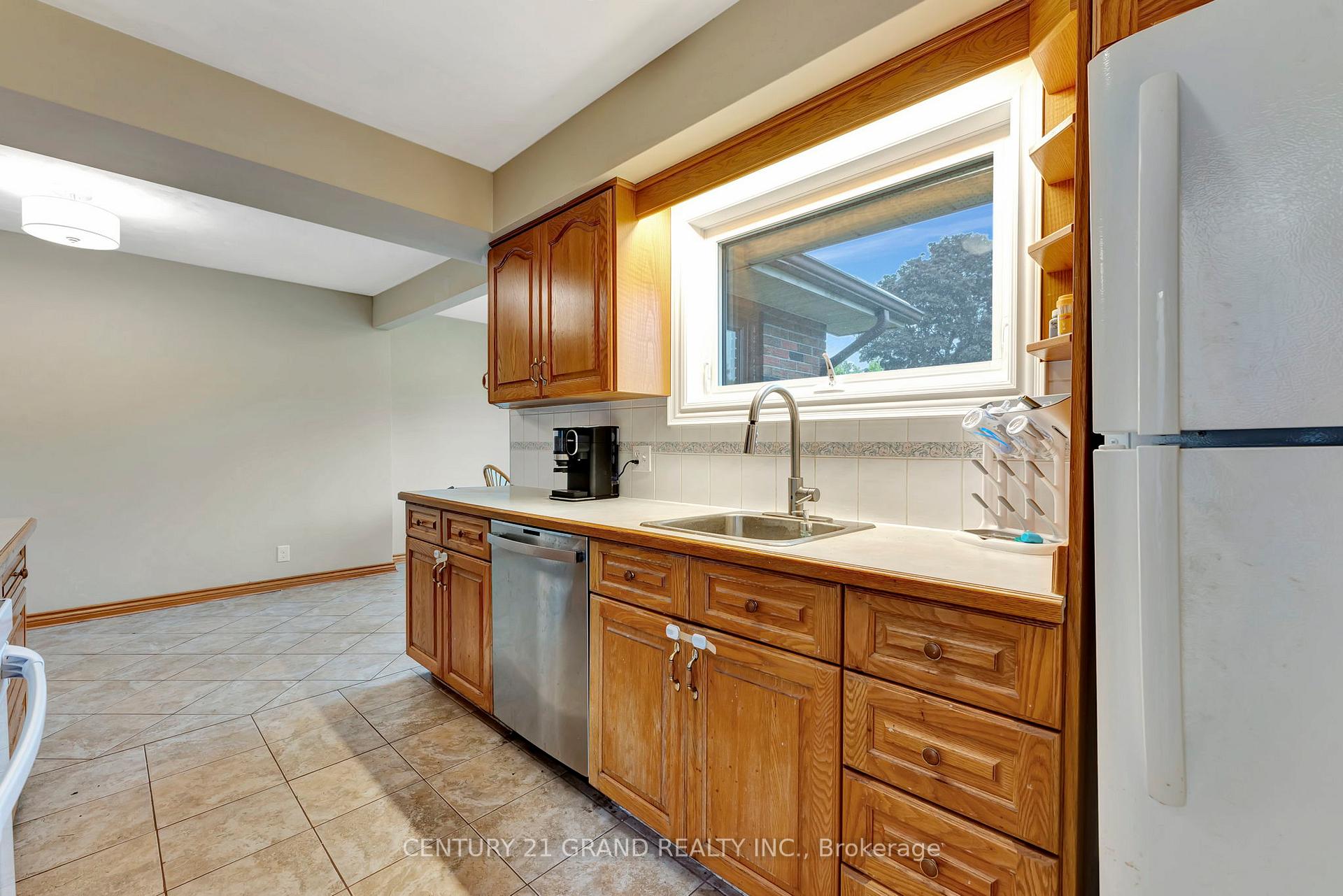 Photo 10 of 38 Hickery Place, Brant, Brantford Twp — HOMEH
