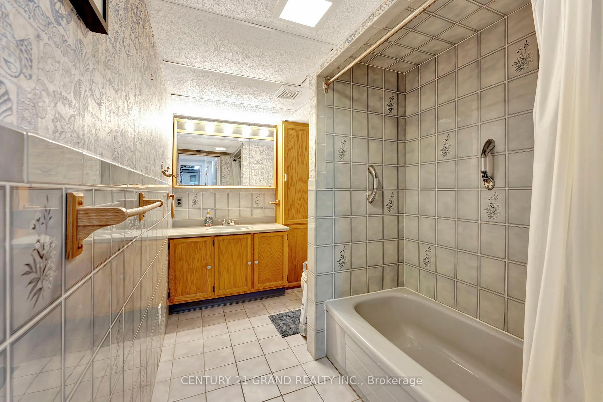 Photo 25 of 38 Hickery Place, Brant, Brantford Twp — HOMEH