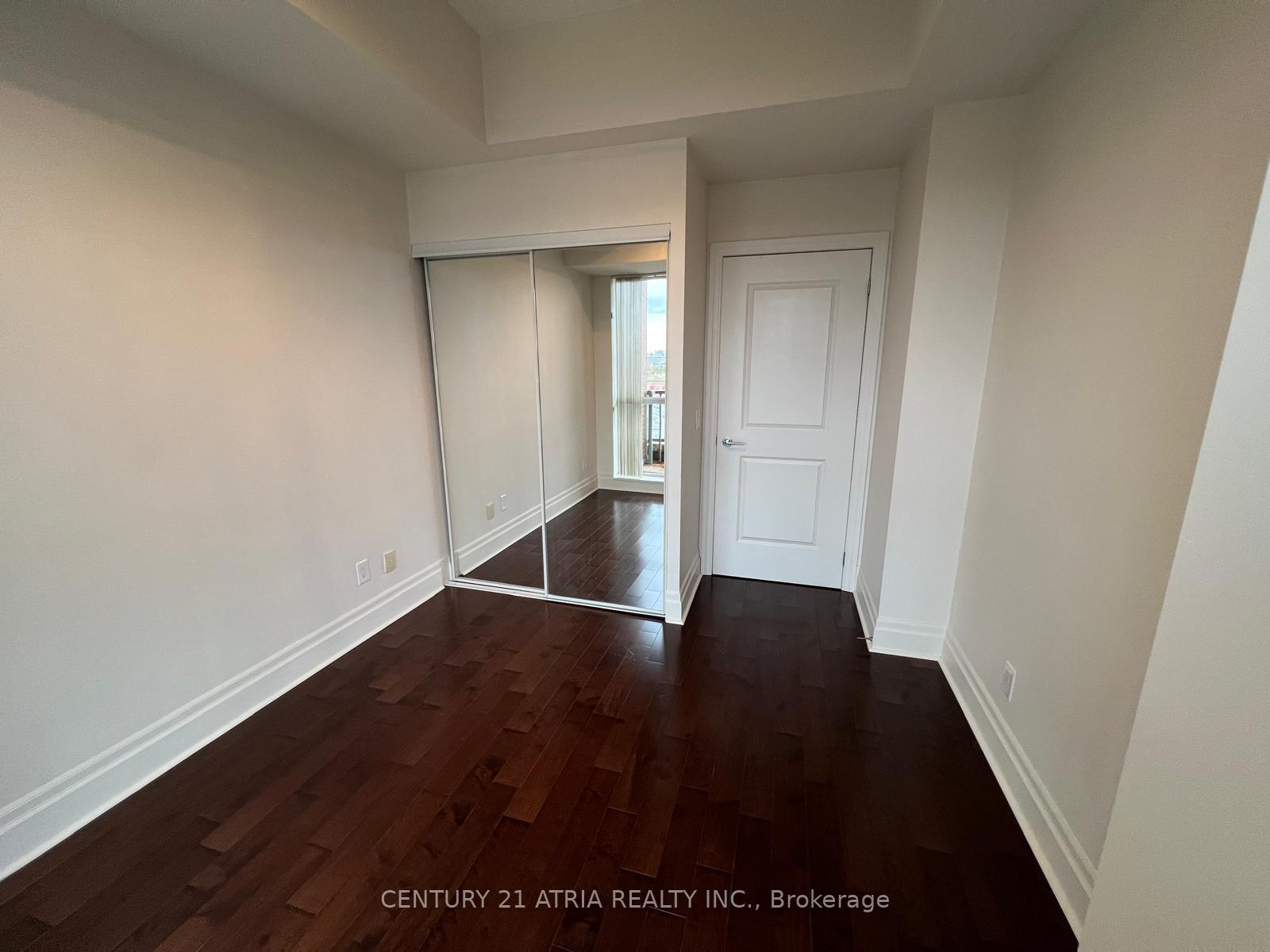 Photo 9 of Unit 904, 1 Upper Duke Crescent, Markham, Unionville — HOMEH
