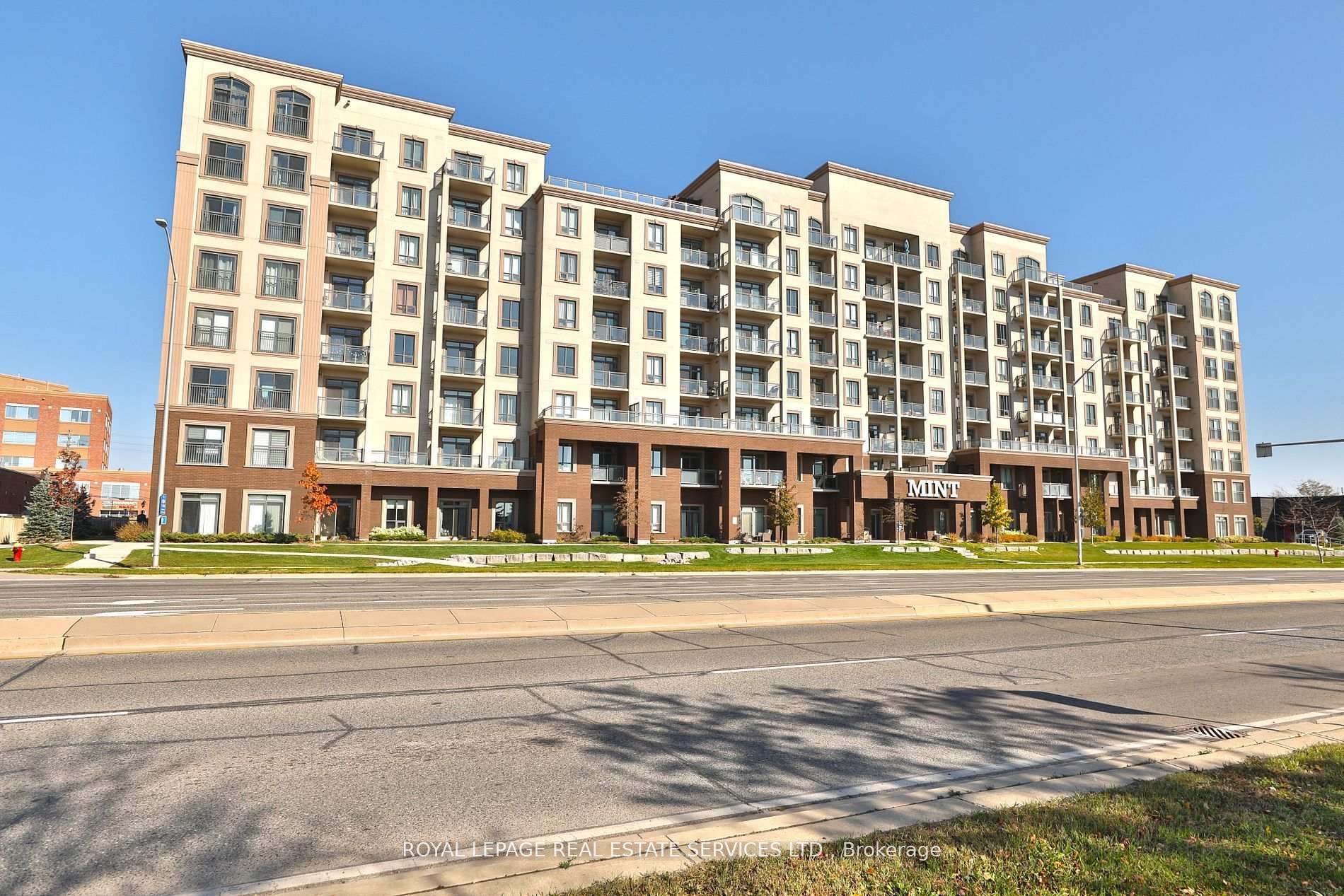 Front of Unit 509, 2490 Old Bronte Road