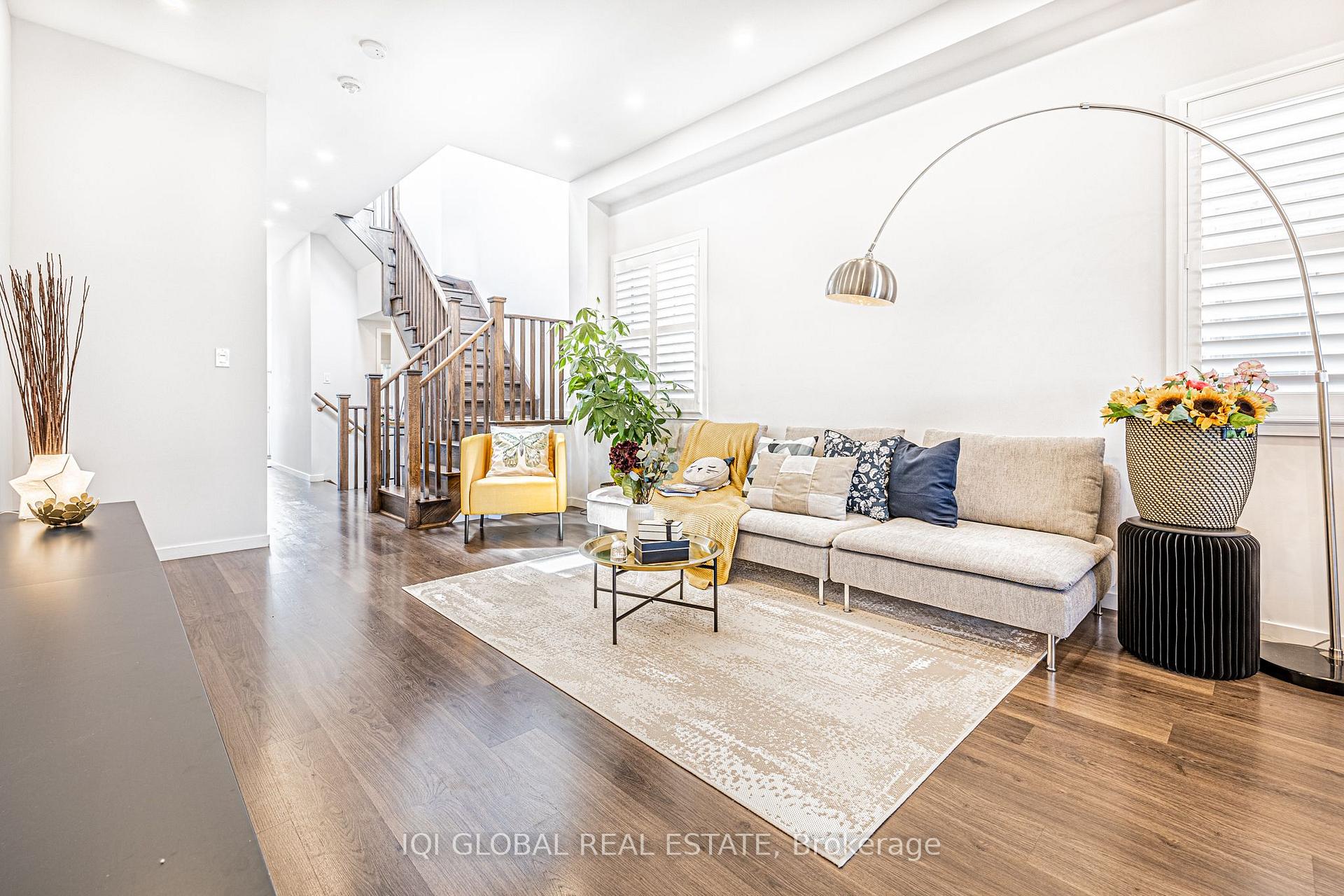 Photo 7 of 50 Elyse Court, Aurora, Bayview Northeast — HOMEH