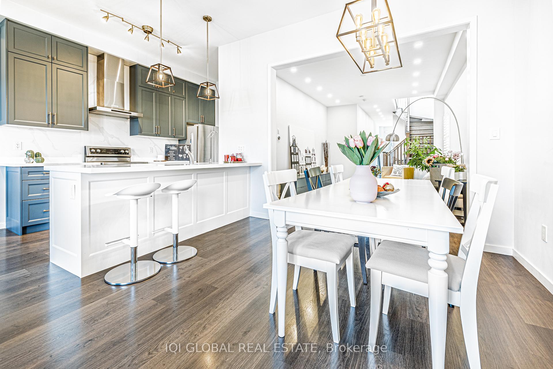 Photo 9 of 50 Elyse Court, Aurora, Bayview Northeast — HOMEH