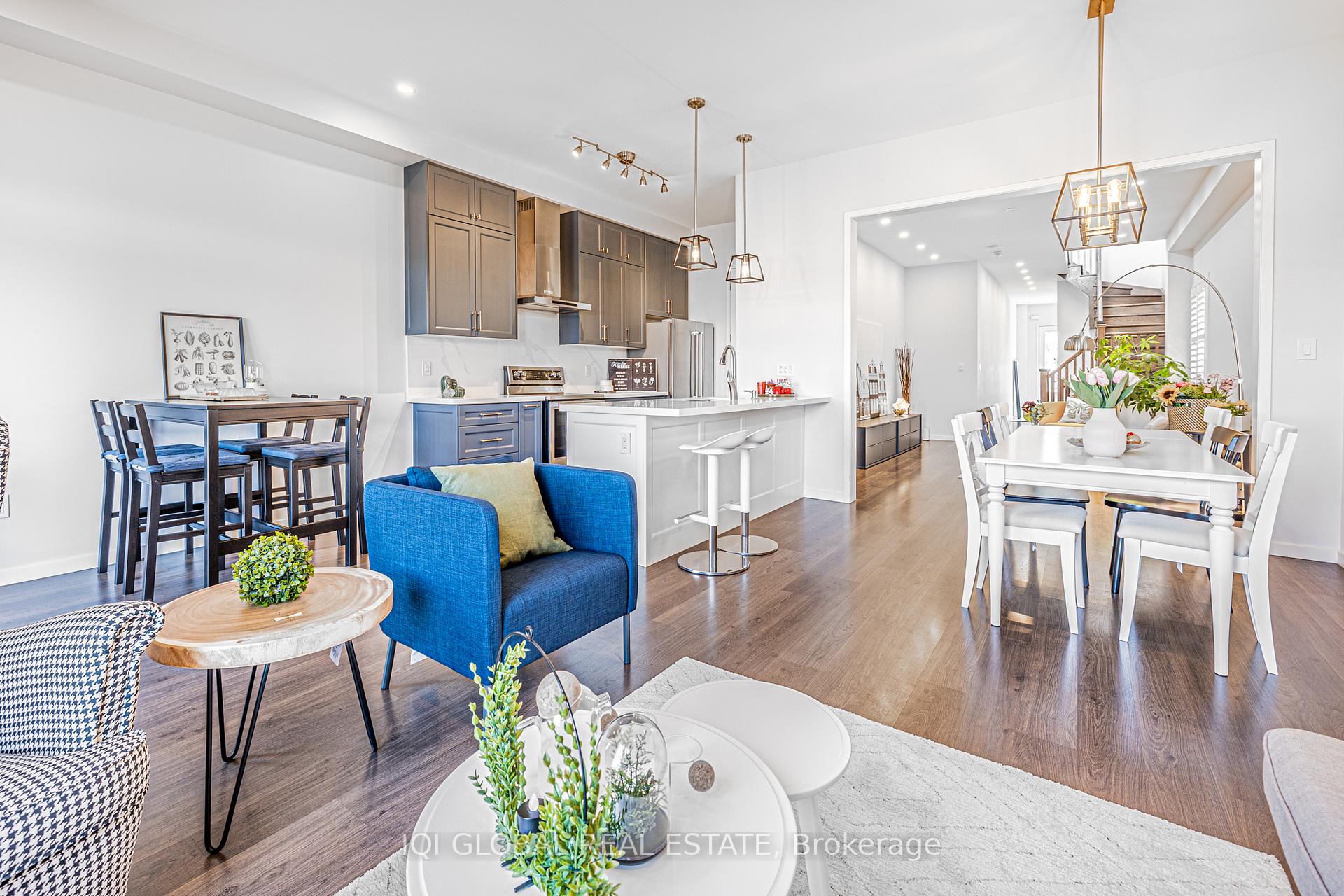 Photo 15 of 50 Elyse Court, Aurora, Bayview Northeast — HOMEH