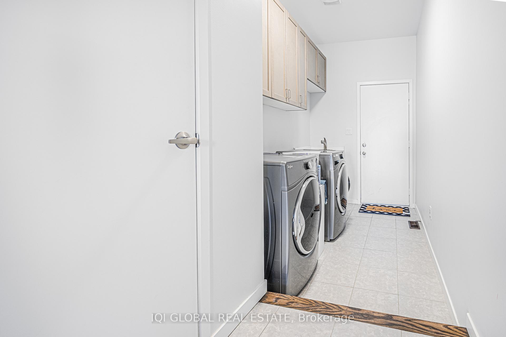 Photo 16 of 50 Elyse Court, Aurora, Bayview Northeast — HOMEH