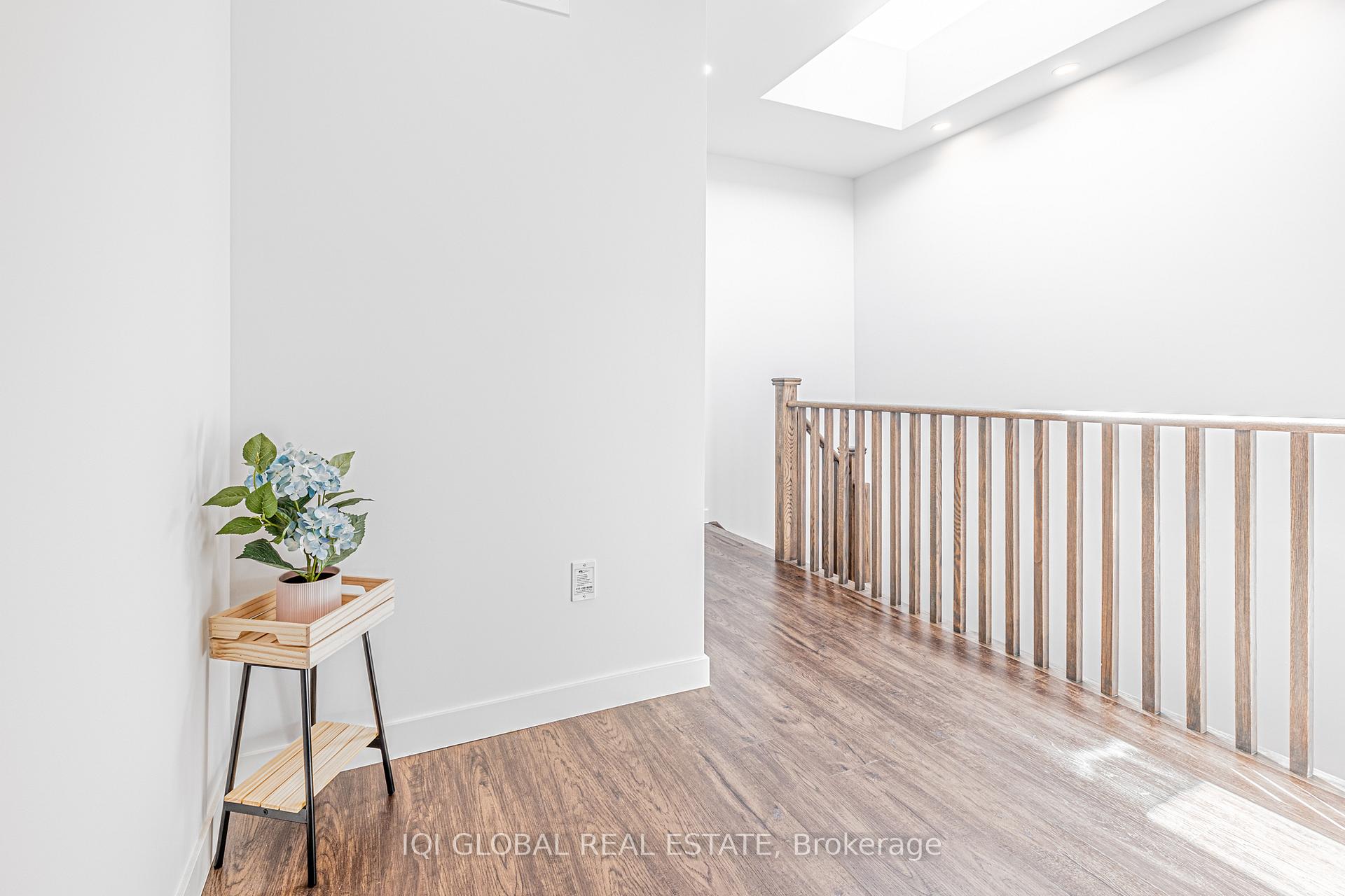 Photo 18 of 50 Elyse Court, Aurora, Bayview Northeast — HOMEH