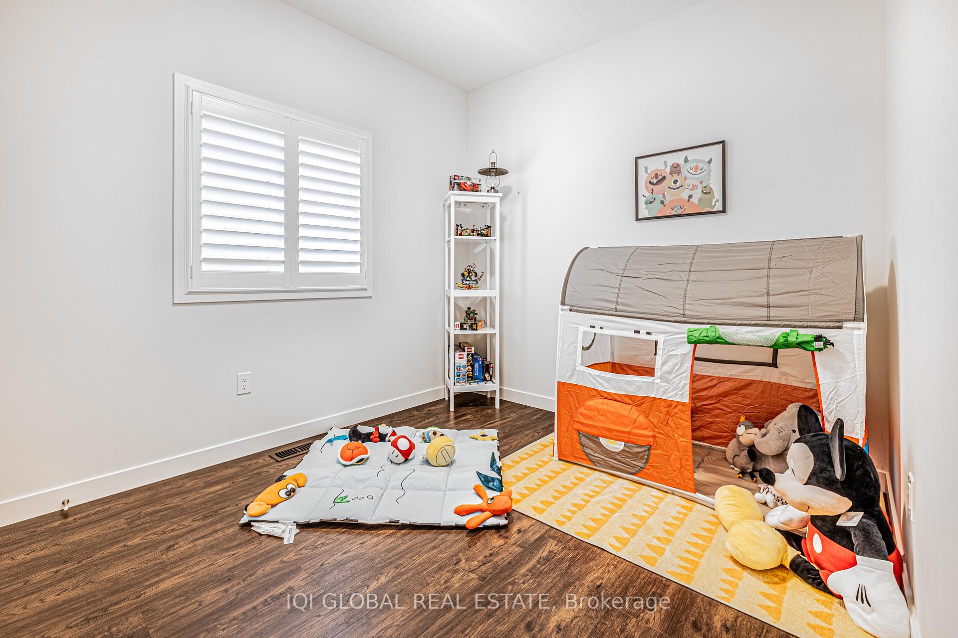 Photo 22 of 50 Elyse Court, Aurora, Bayview Northeast — HOMEH