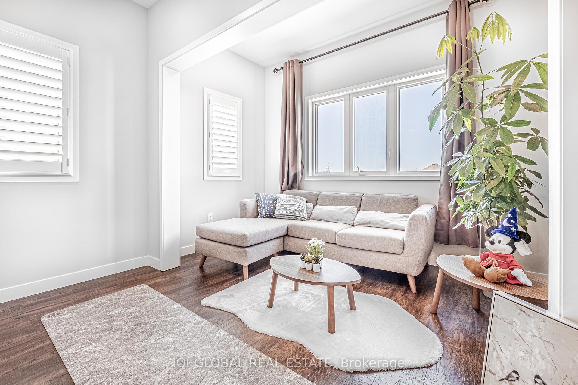 Photo 23 of 50 Elyse Court, Aurora, Bayview Northeast — HOMEH