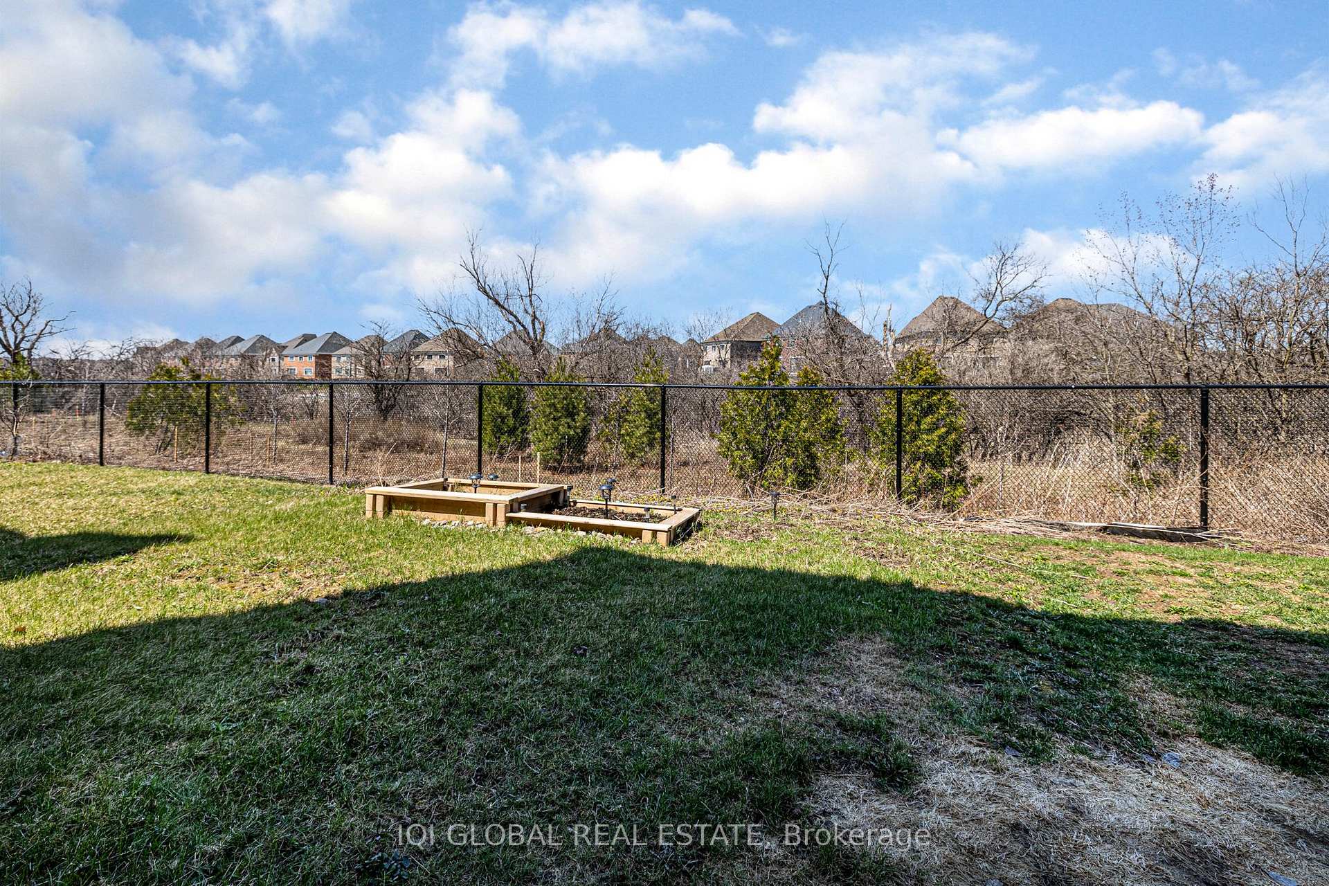 Photo 33 of 50 Elyse Court, Aurora, Bayview Northeast — HOMEH