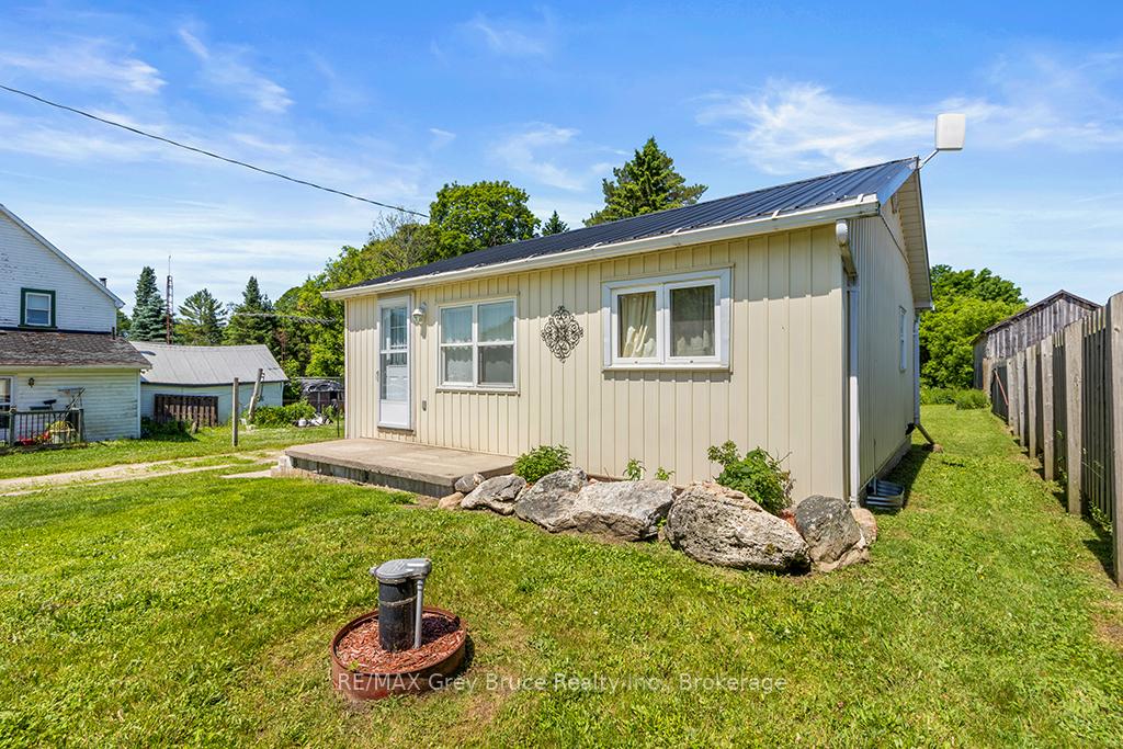 Photo 1 of 580309 60 Side Road, Chatsworth — HOMEH