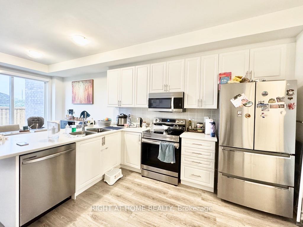 Photo 2 of 19 Sagewood Avenue, Barrie, Rural Barrie Southeast — HOMEH