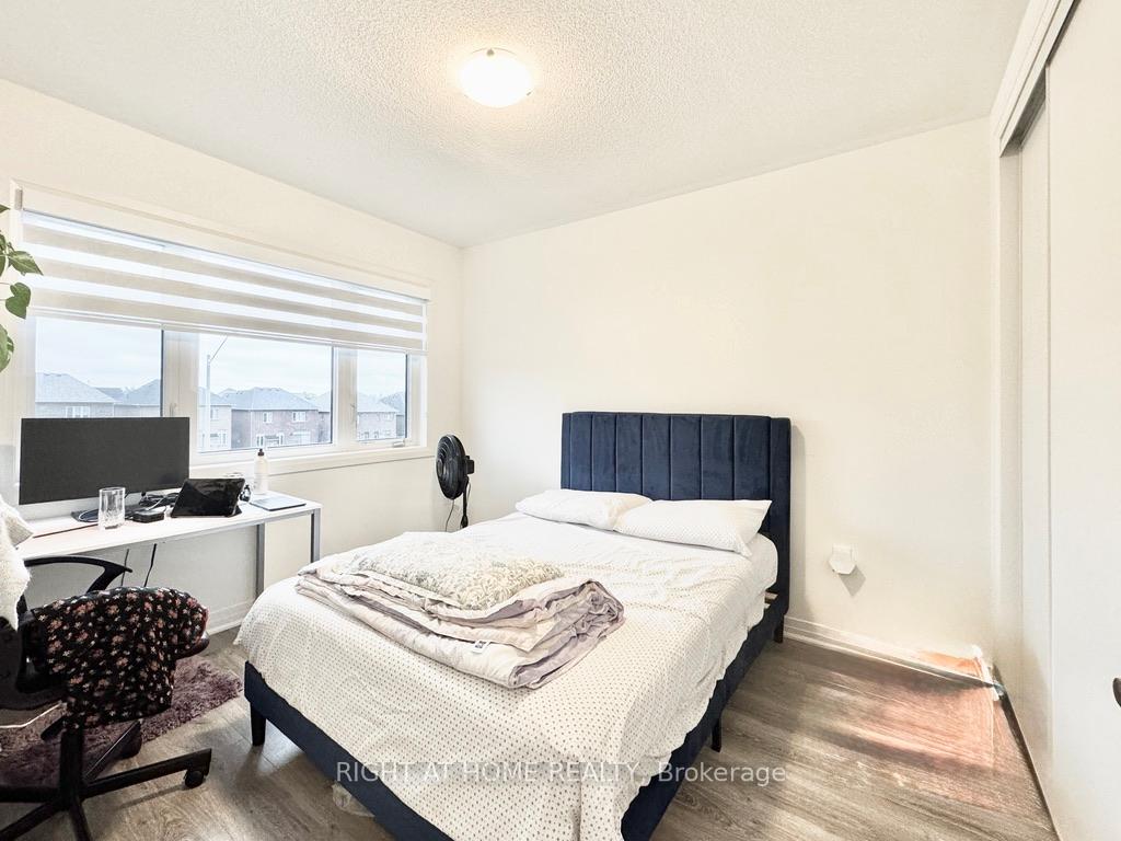 Photo 8 of 19 Sagewood Avenue, Barrie, Rural Barrie Southeast — HOMEH