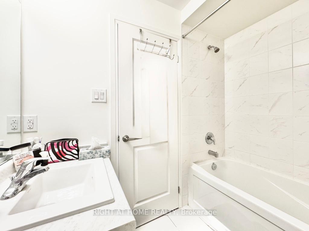 Photo 10 of 19 Sagewood Avenue, Barrie, Rural Barrie Southeast — HOMEH