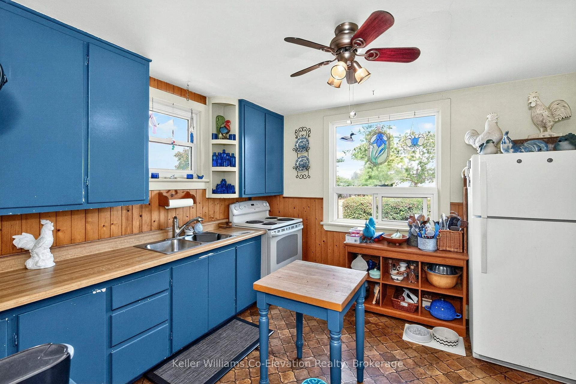 Photo 2 of 107 John Street, Barrie, Sanford — HOMEH