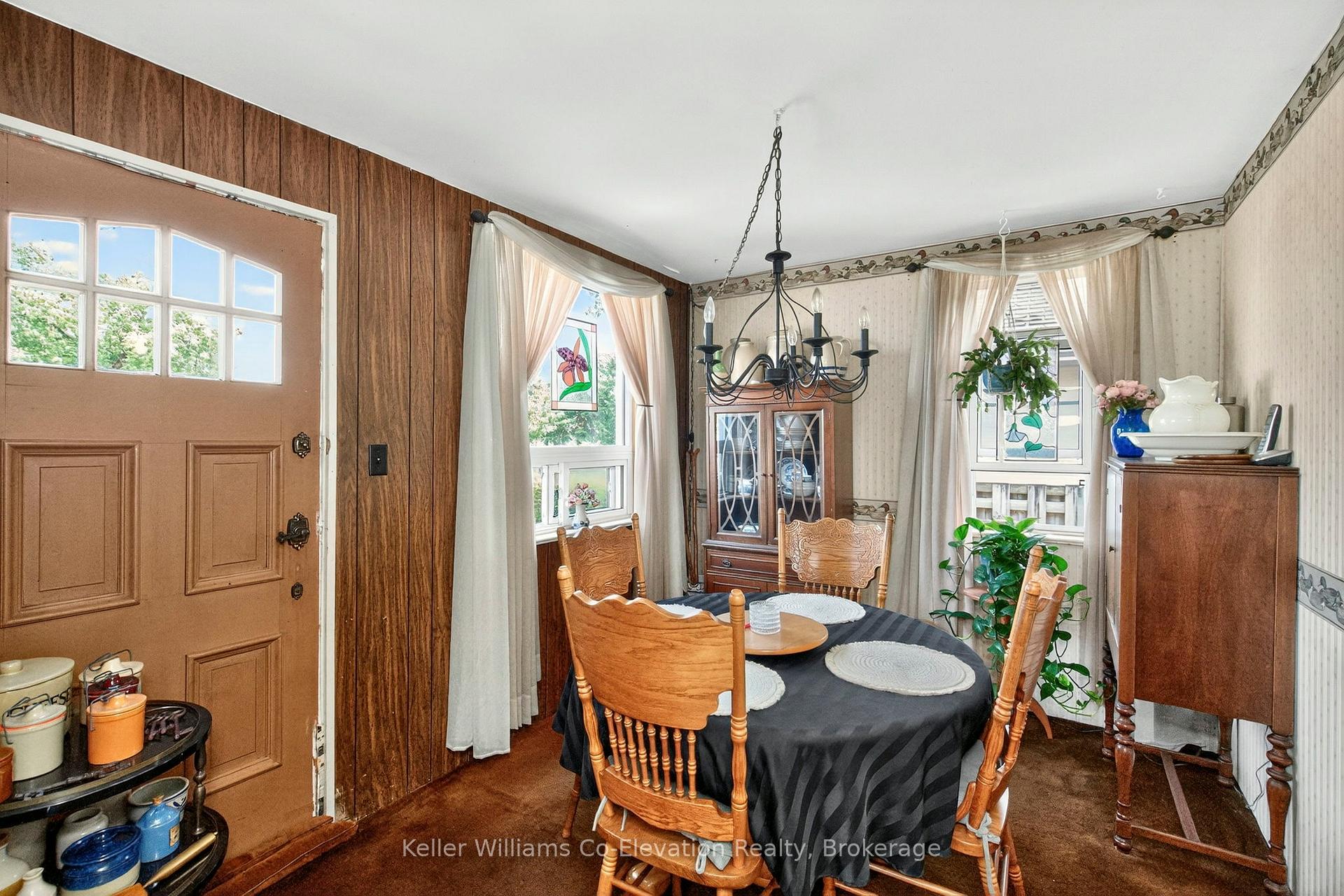 Photo 8 of 107 John Street, Barrie, Sanford — HOMEH