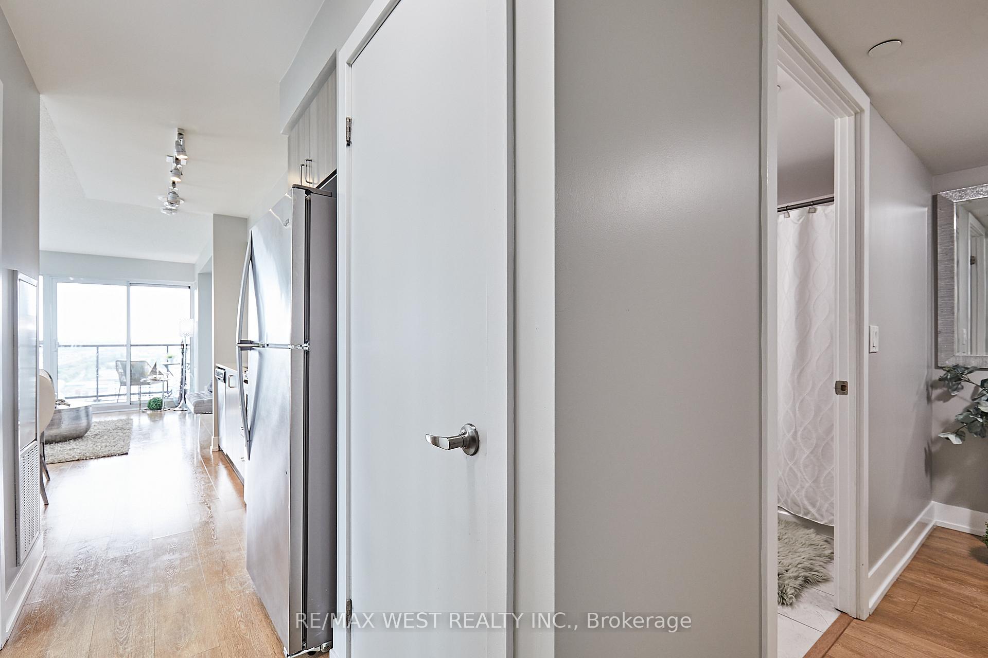 Photo 10 of Unit 2002, 1255 Bayly Street, Pickering, Bay Ridges — HOMEH