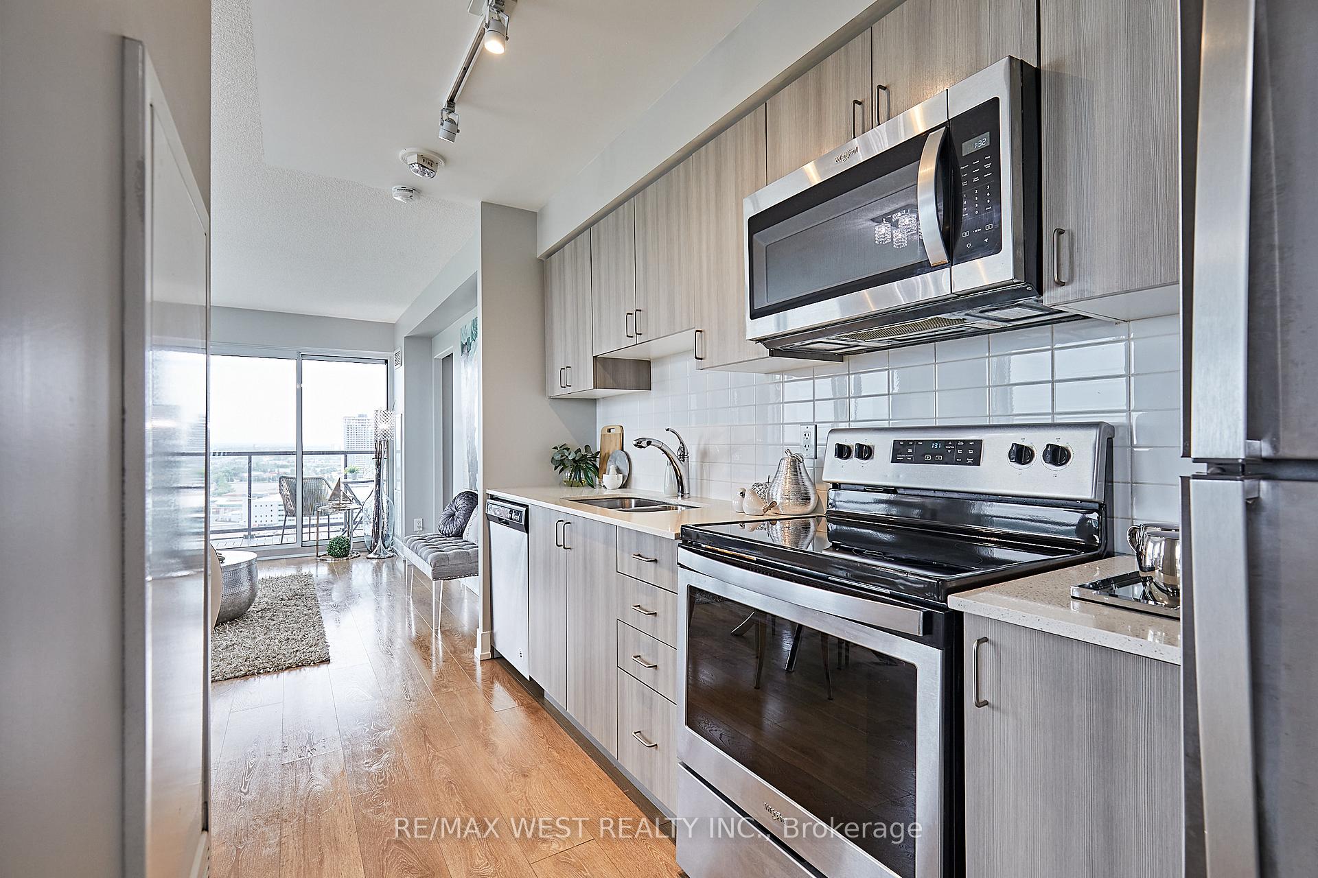 Photo 11 of Unit 2002, 1255 Bayly Street, Pickering, Bay Ridges — HOMEH