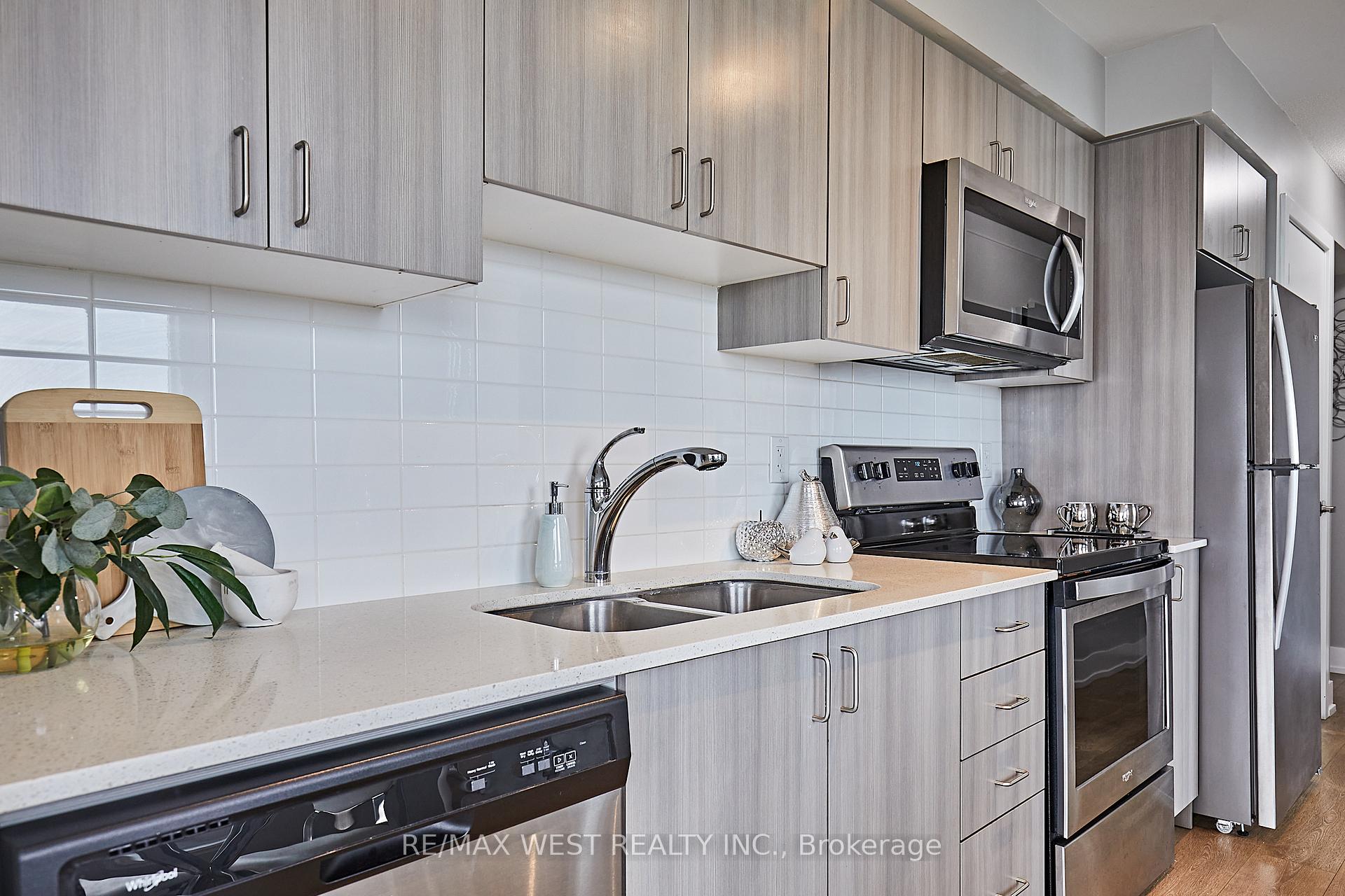 Photo 17 of Unit 2002, 1255 Bayly Street, Pickering, Bay Ridges — HOMEH