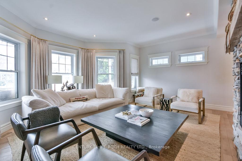 Photo 3 of 205 Snowbridge Way, Blue Mountains — HOMEH