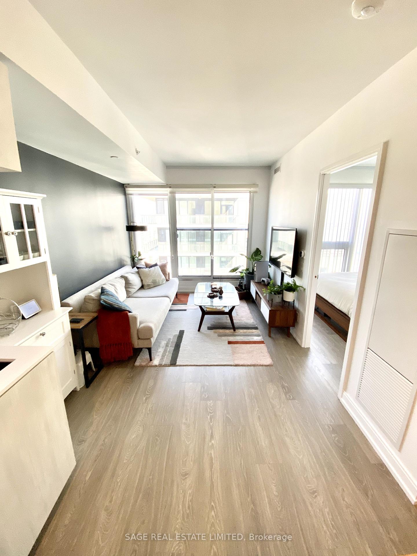 Front of Unit 5512, 181 Dundas Street E
