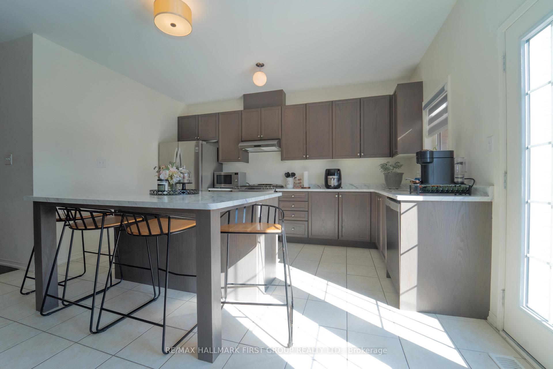 Photo 4 of Unit Upper, 11 Malthouse Crescent, Ajax, Northeast Ajax — HOMEH