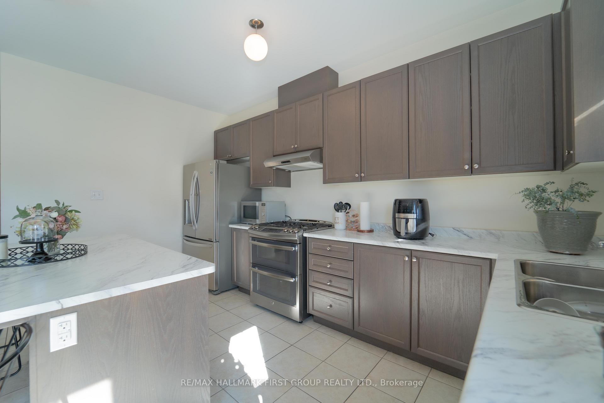 Photo 5 of Unit Upper, 11 Malthouse Crescent, Ajax, Northeast Ajax — HOMEH