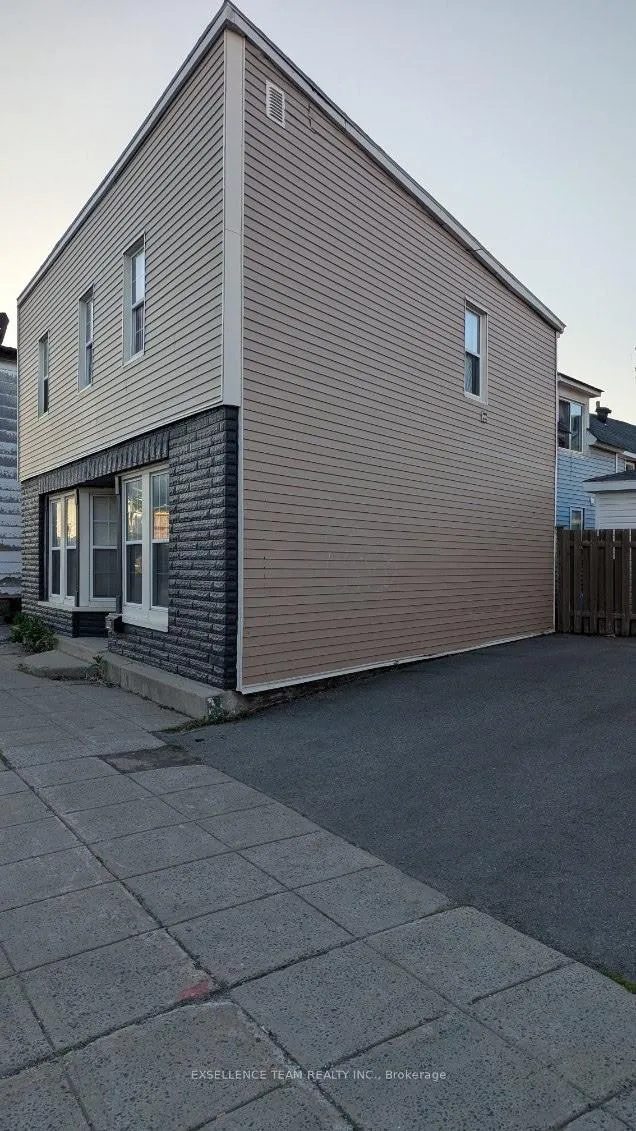 Photo 4 of 166 Montreal Road, Cornwall — HOMEH